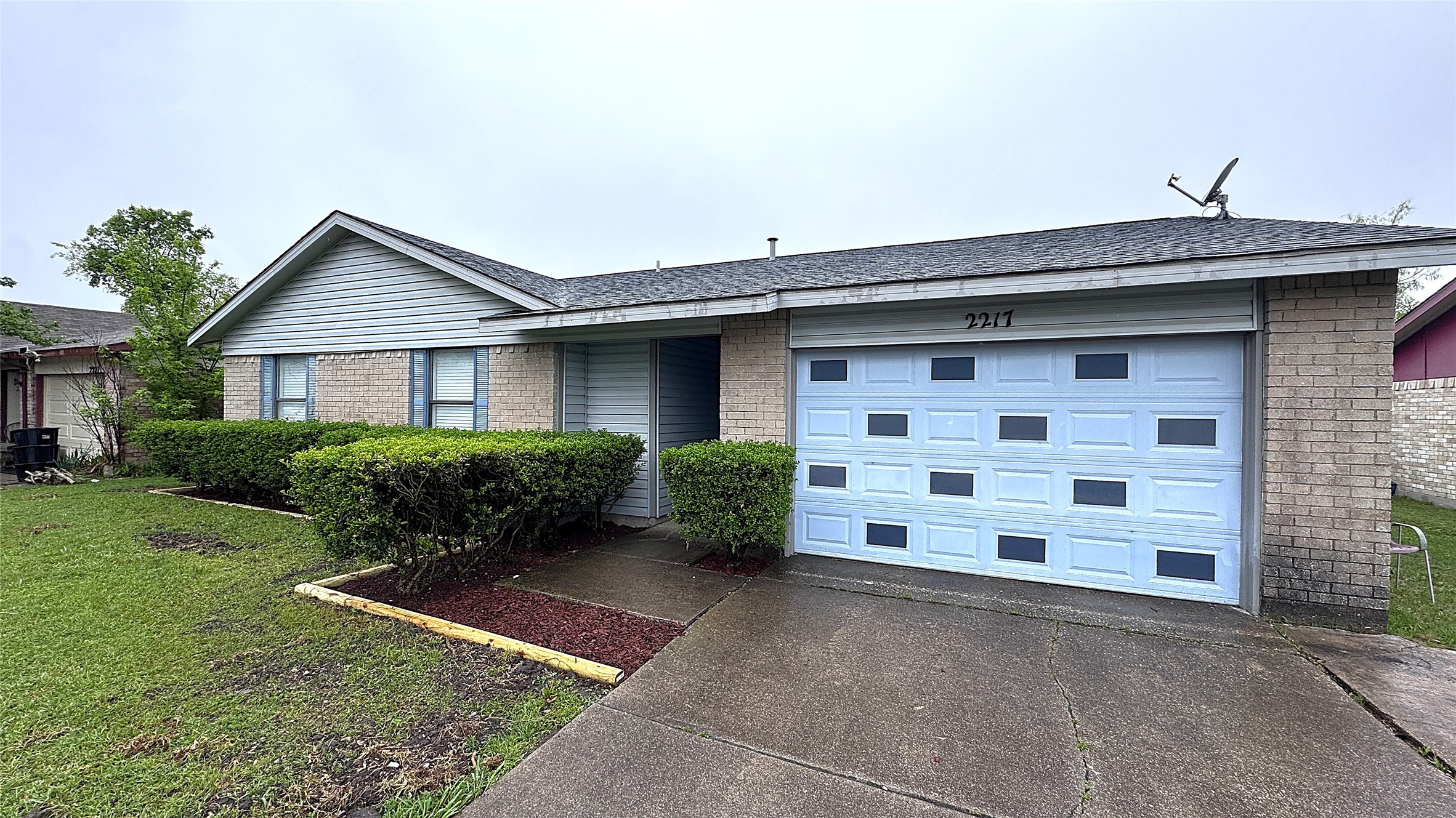 2217 Quail Hollow Drive Grand Prairie TX 75051