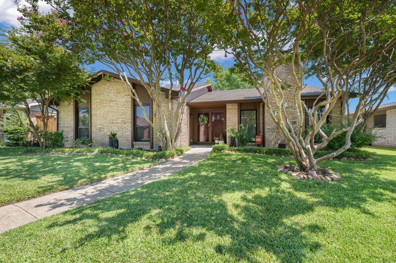 1913 Rambling Ridge Lane Carrollton TX 75007
