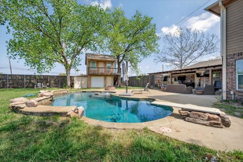 102 Royal Oaks Drive Greenville TX 75402