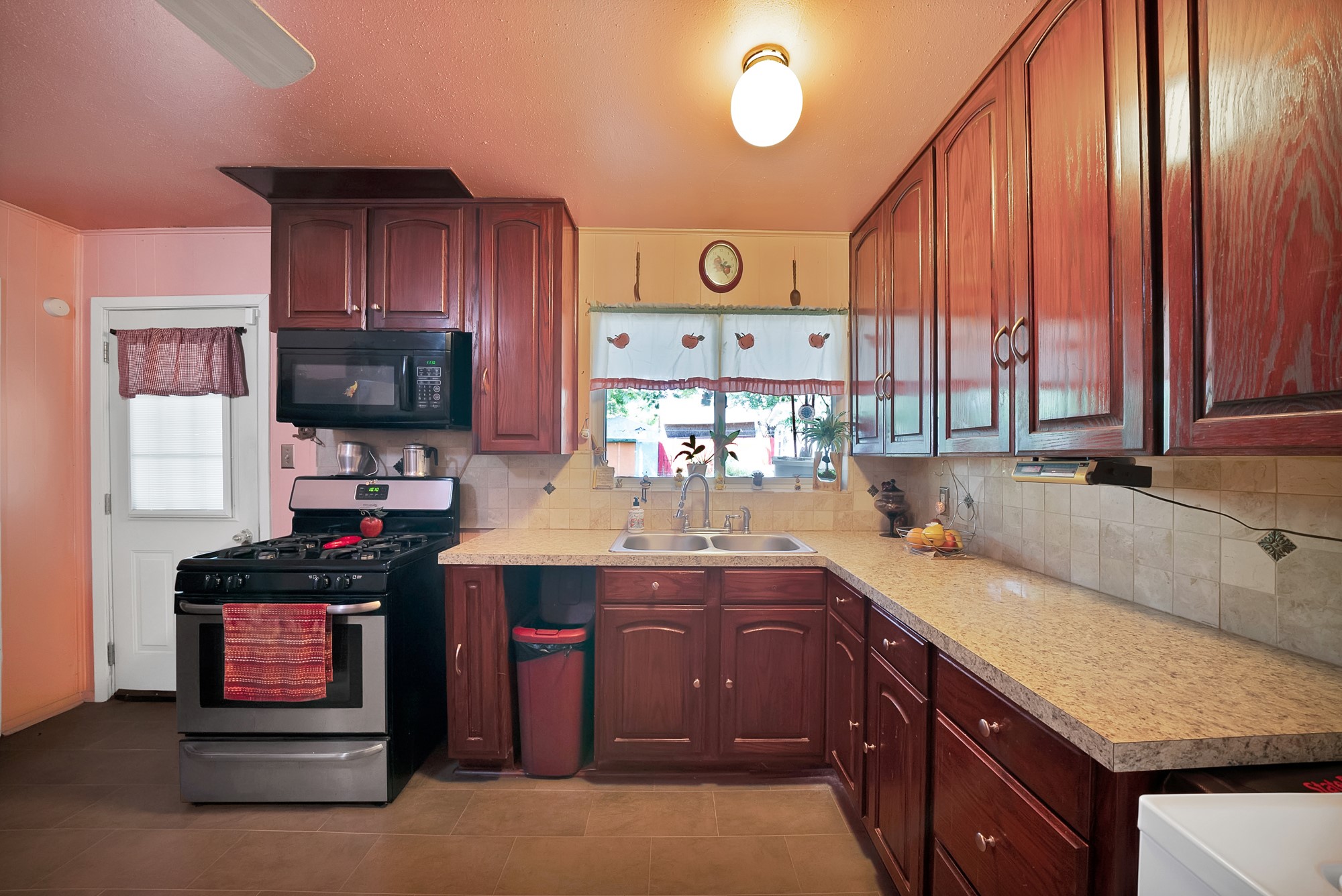 605 Biggs Terrace Arlington TX 76010