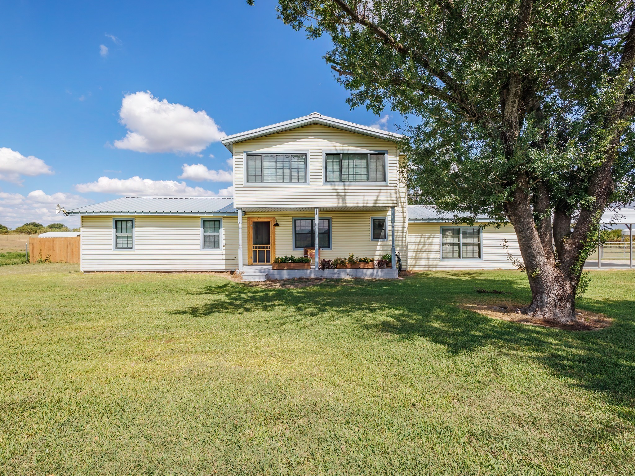 7911 Highway 1689 Sidney TX 76474