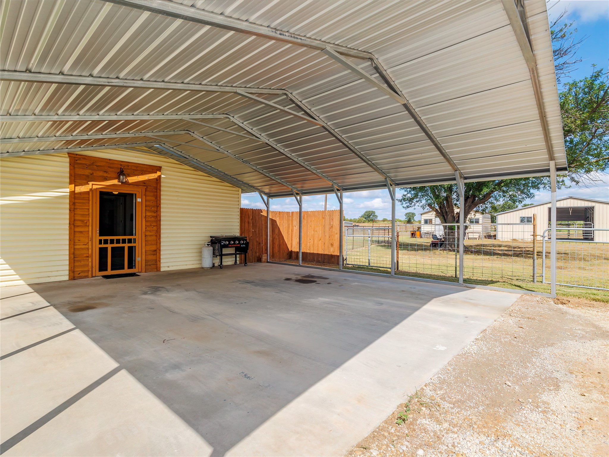 7911 Highway 1689 Sidney TX 76474