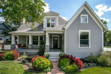 221 W College Street Grapevine TX 76051