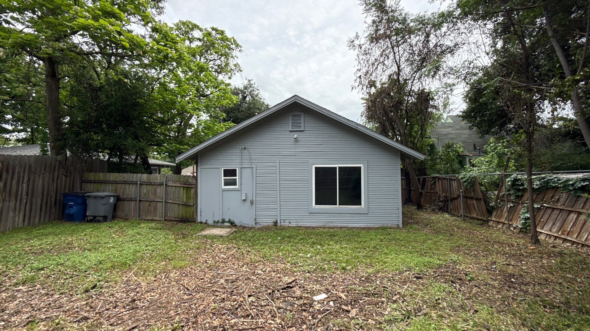 2611 Pine Street Dallas TX 75215