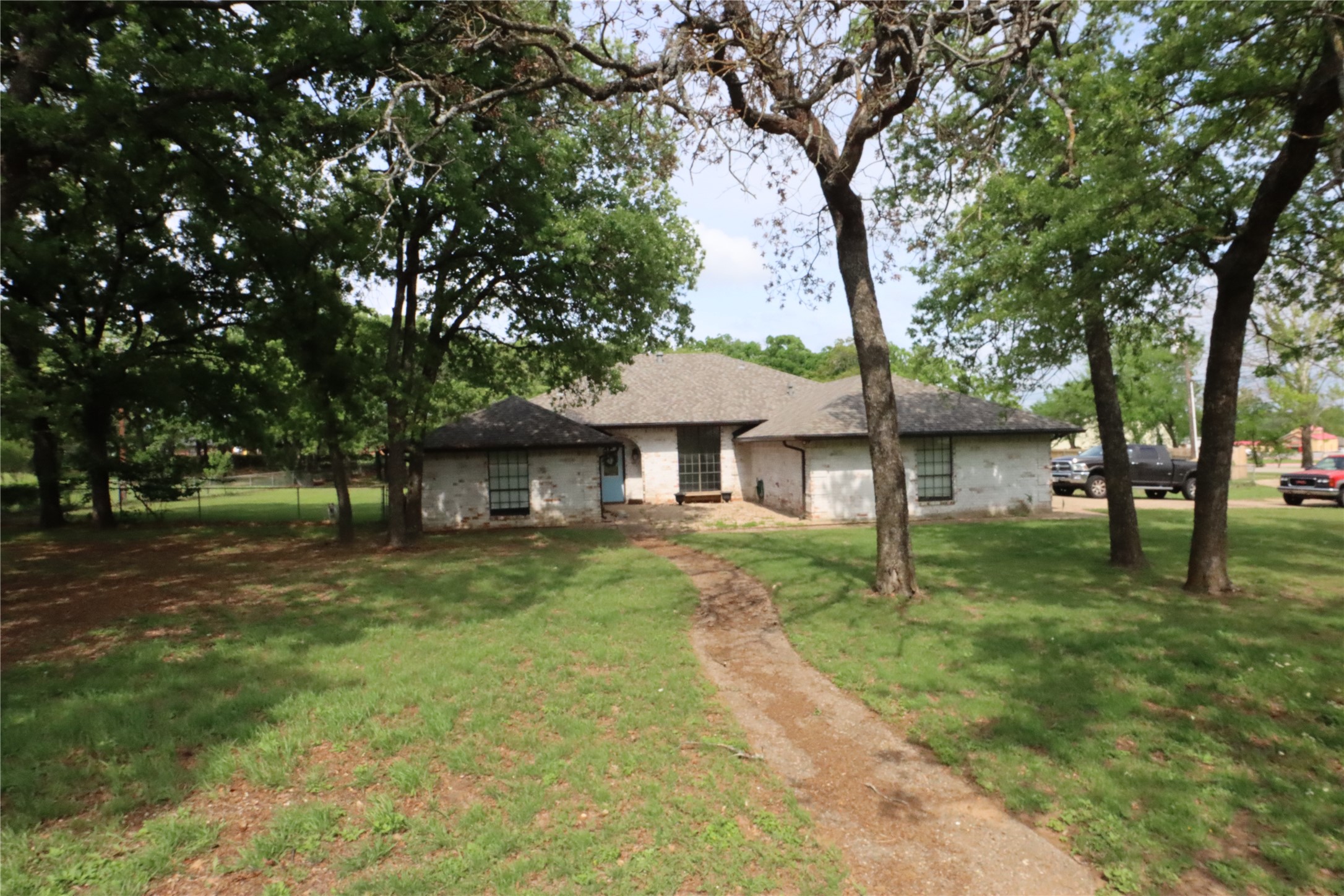 100 Thousand Oaks Lane Joshua TX 76058