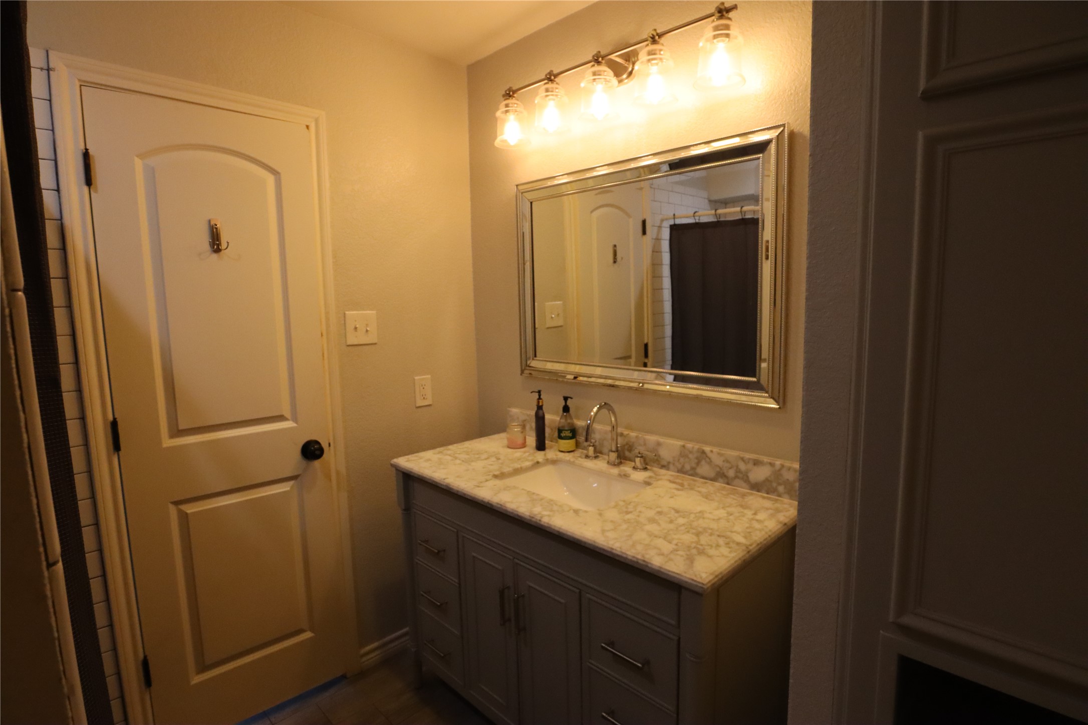 100 Thousand Oaks Lane Joshua TX 76058