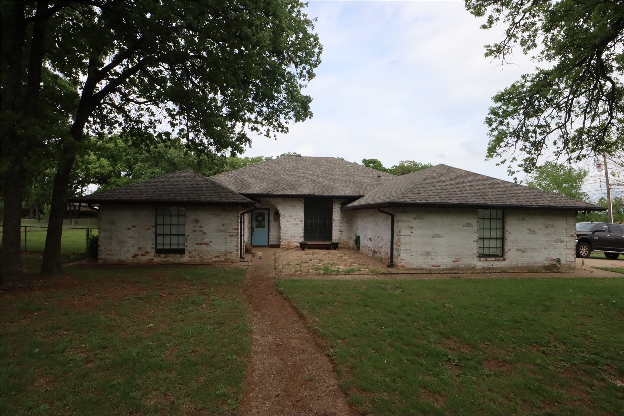 100 Thousand Oaks Lane Joshua TX 76058