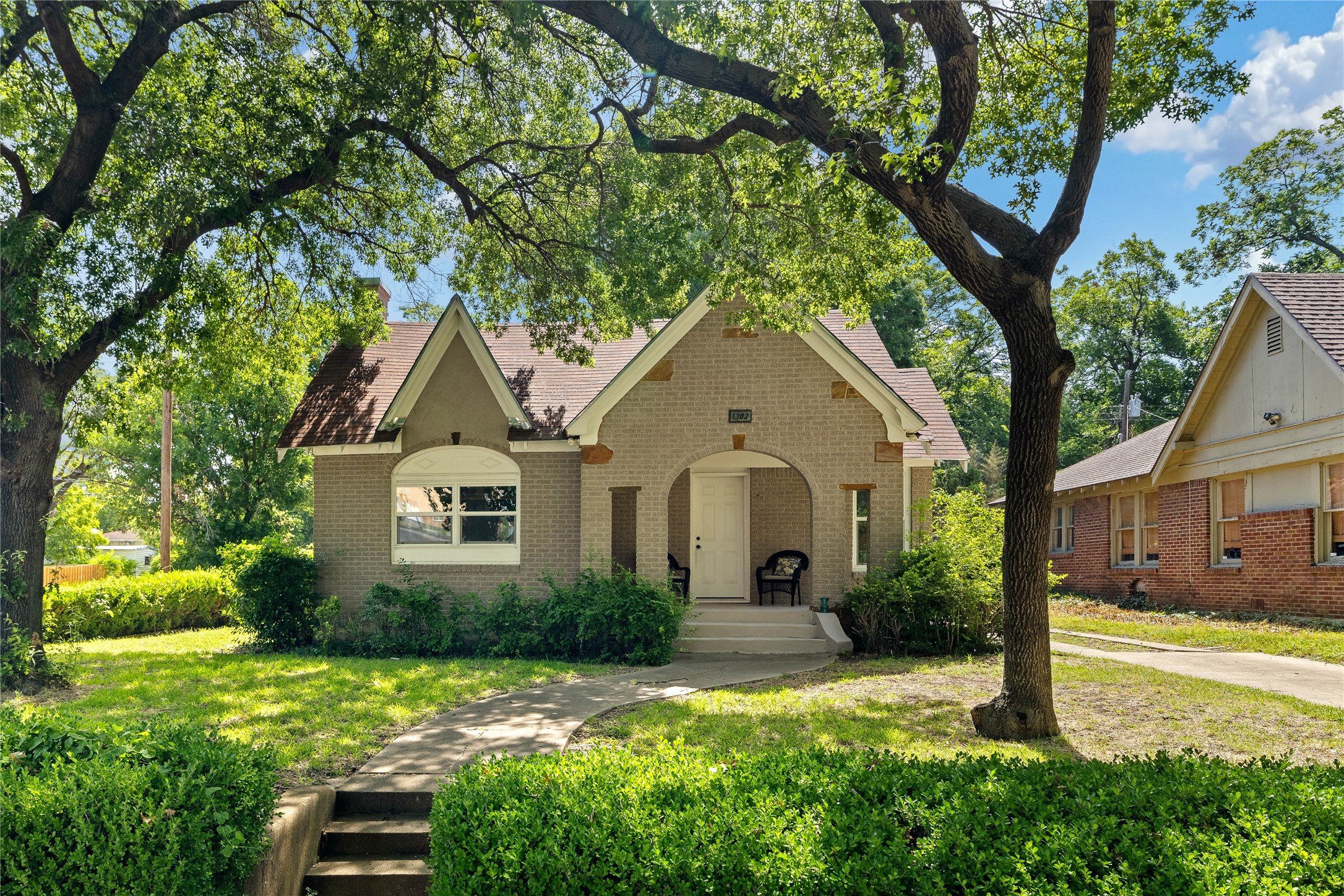 1302 Hollywood Avenue Dallas TX 75208