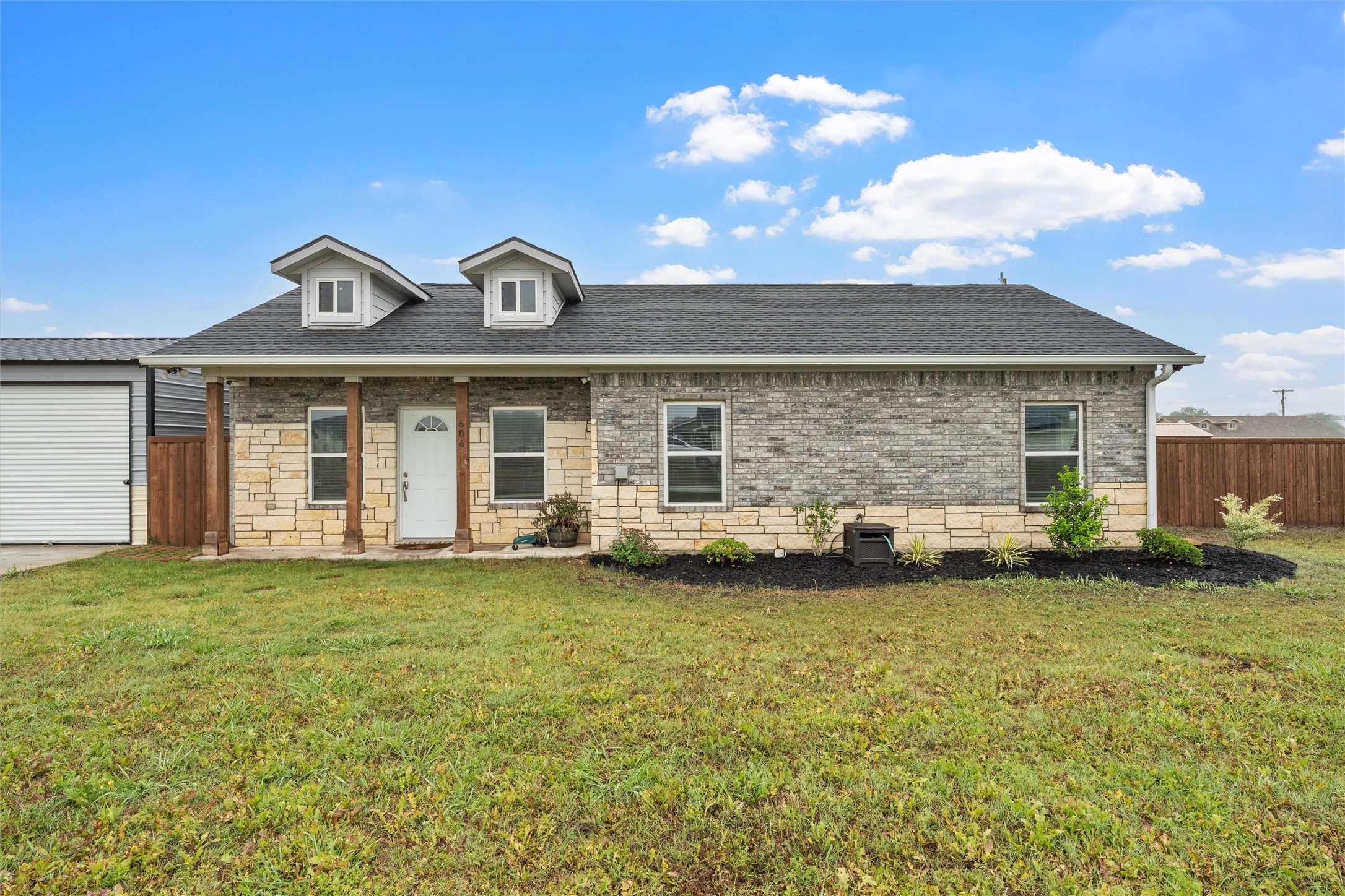 604 S Aquilla Street Itasca TX 76055