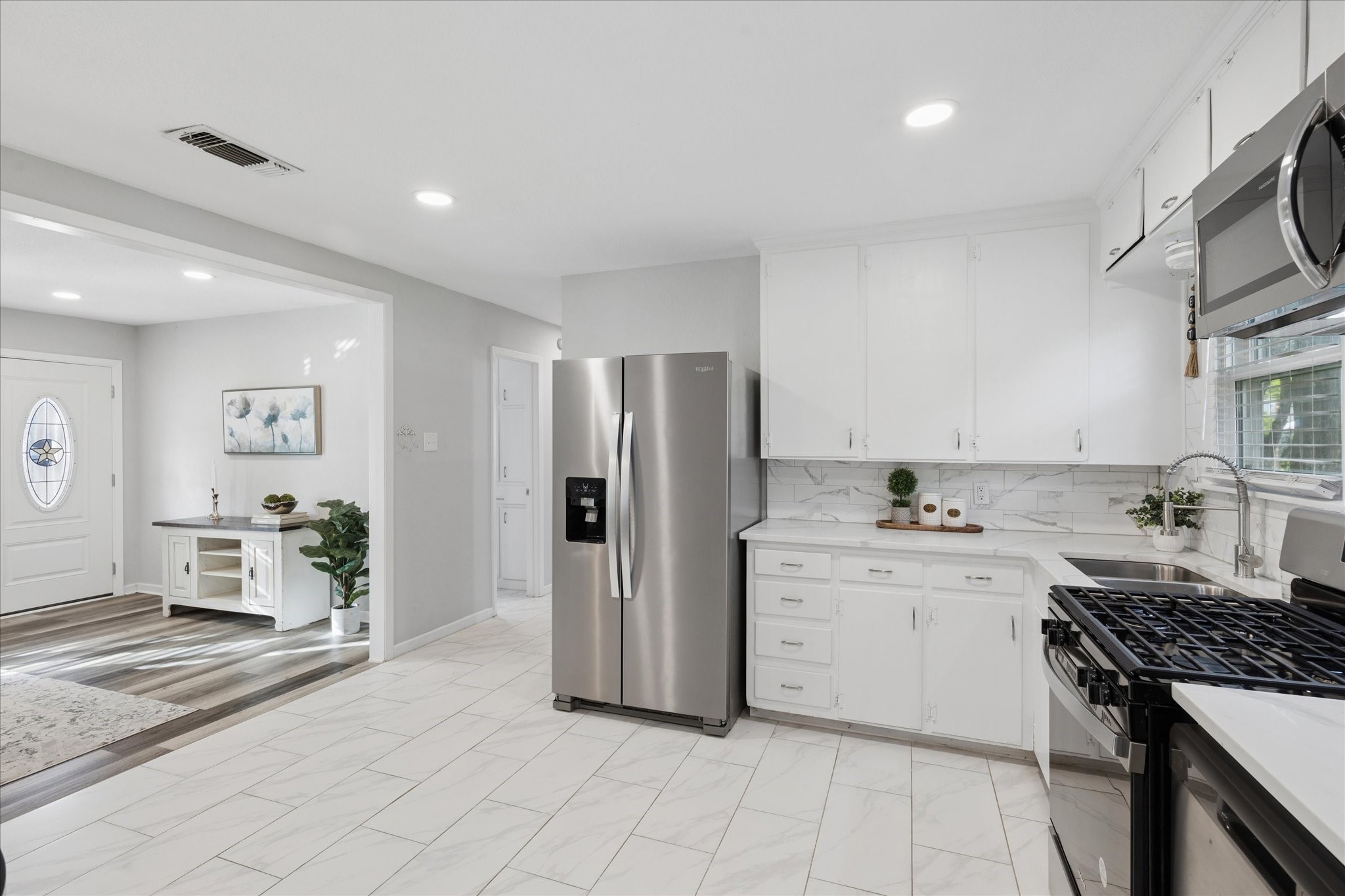 112 Murphy Road NE Burleson TX 76028