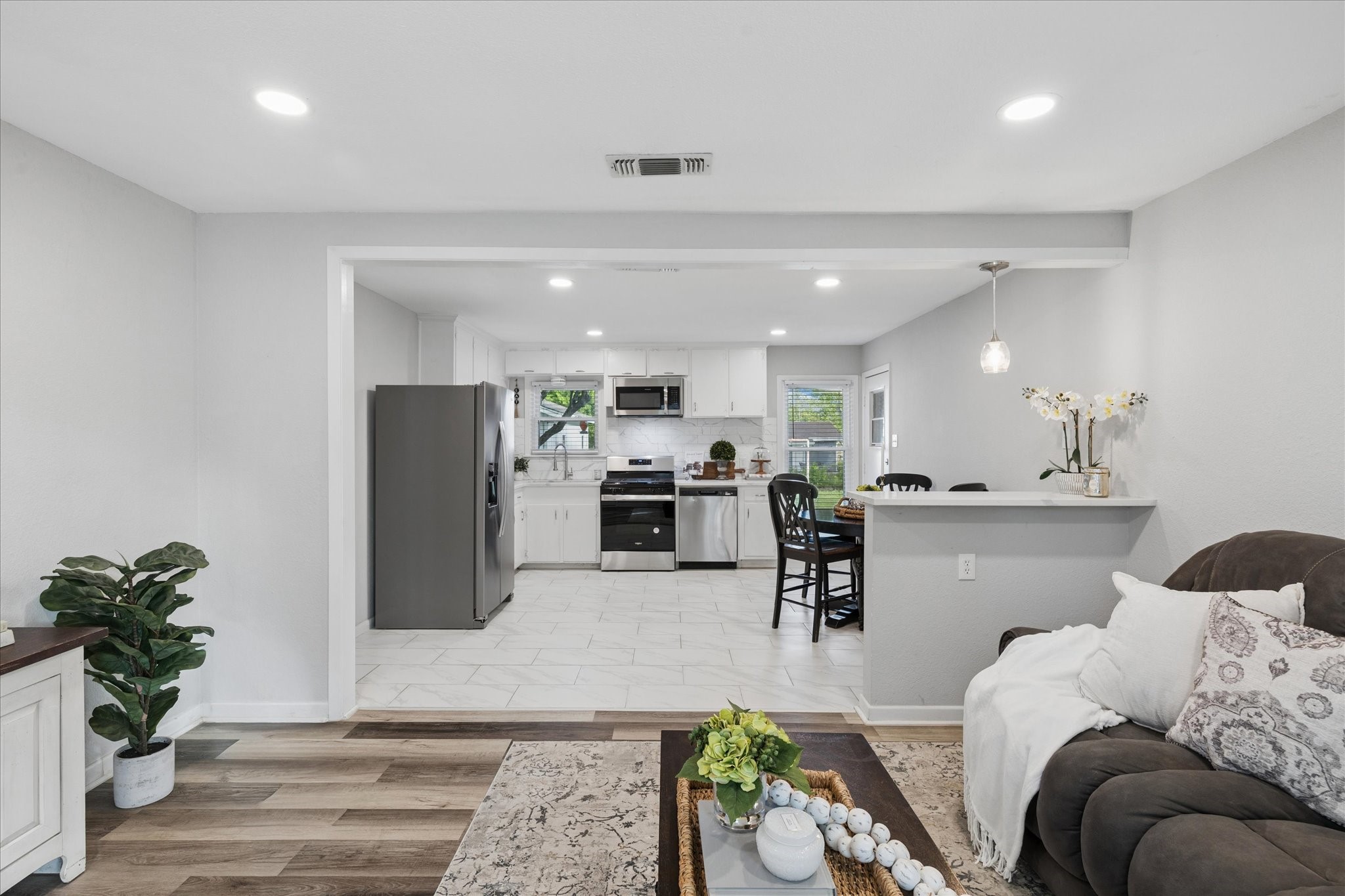 112 Murphy Road NE Burleson TX 76028