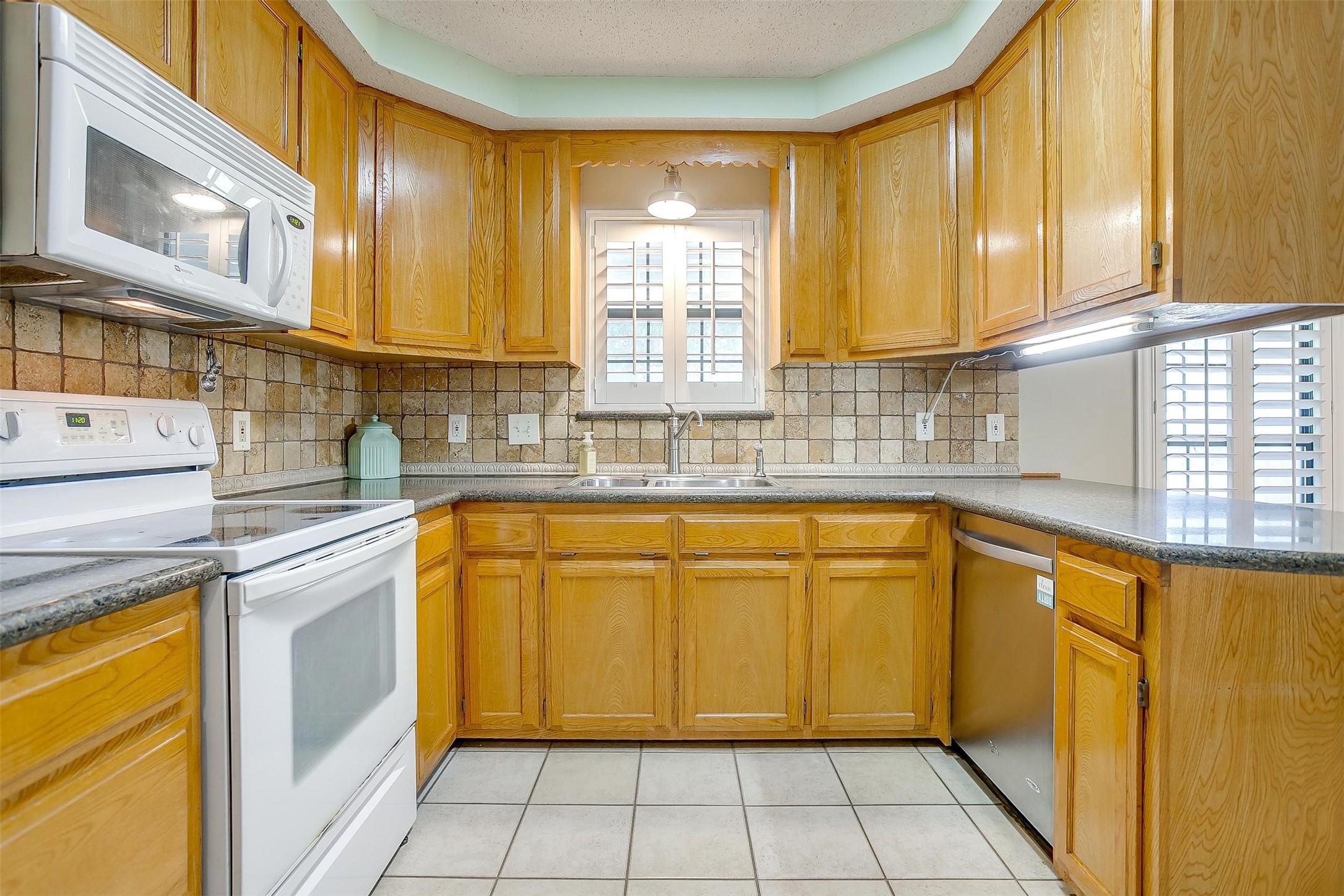 418 Country Meadow Drive Mansfield TX 76063