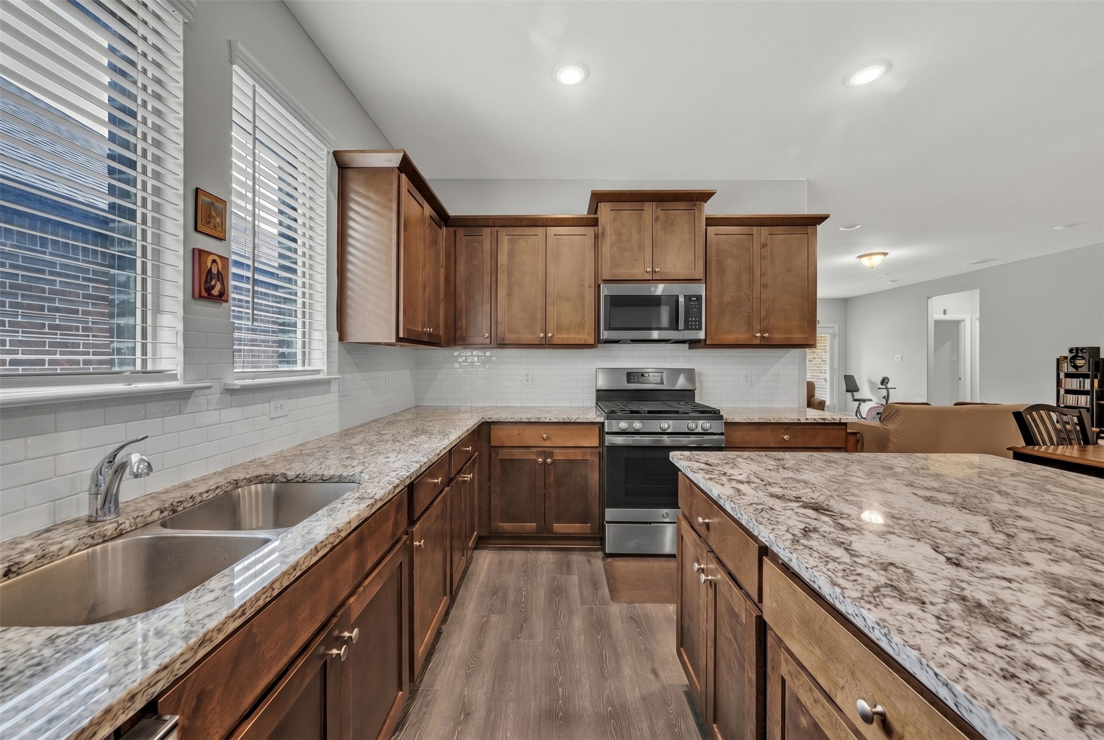 639 Congressional Avenue Red Oak TX 75154