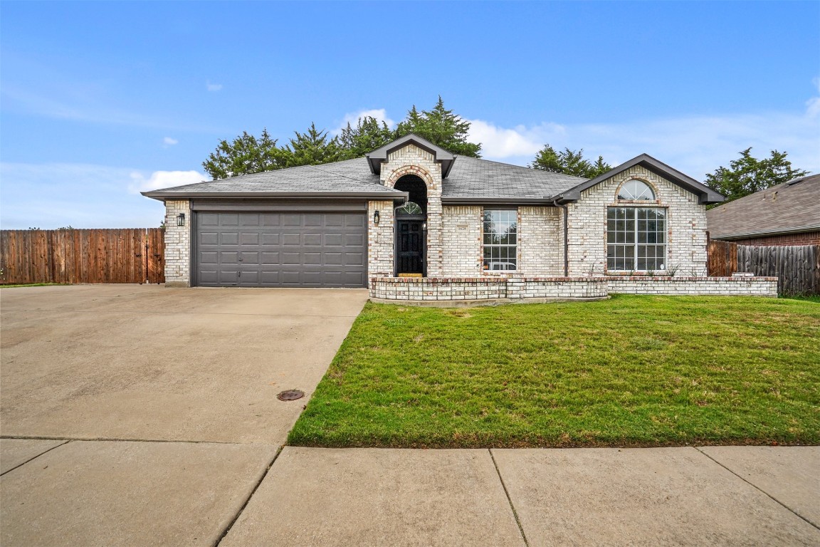 1628 Wintercrest Road Grand Prairie TX 75052