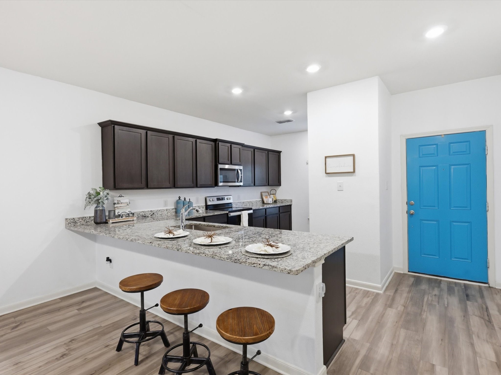 104 Saloon Cove W Newark TX 76071