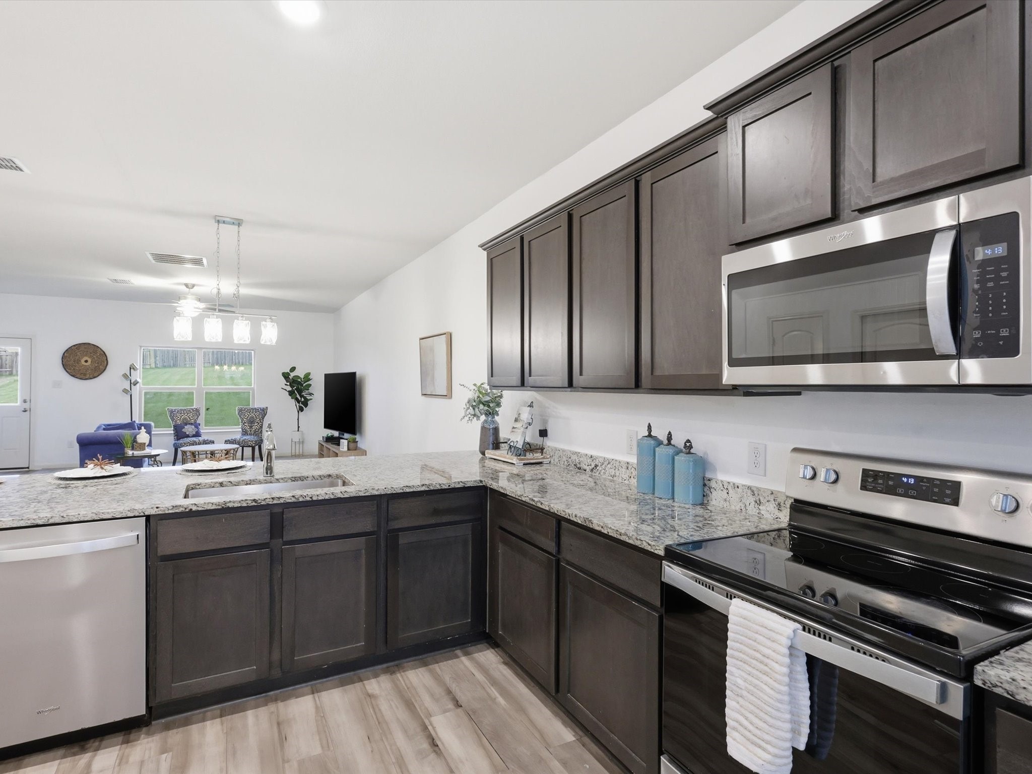 104 Saloon Cove W Newark TX 76071