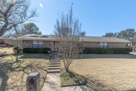 1412 Woodbine Court Arlington TX 76012