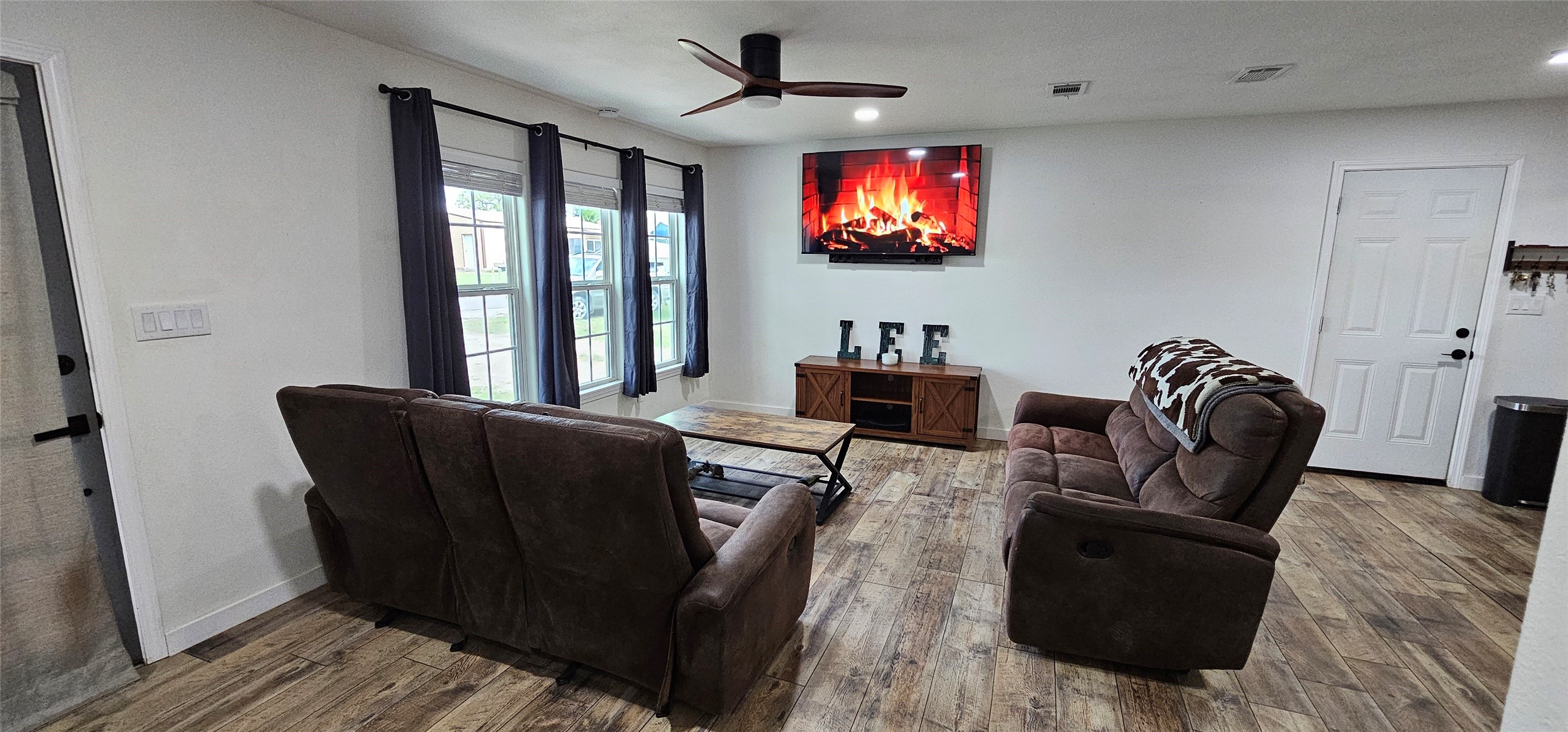 225 S Avenue D Cross Plains TX 76443