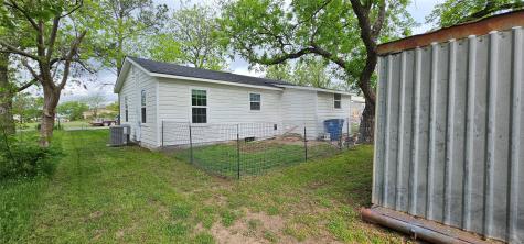225 S Avenue D Cross Plains TX 76443