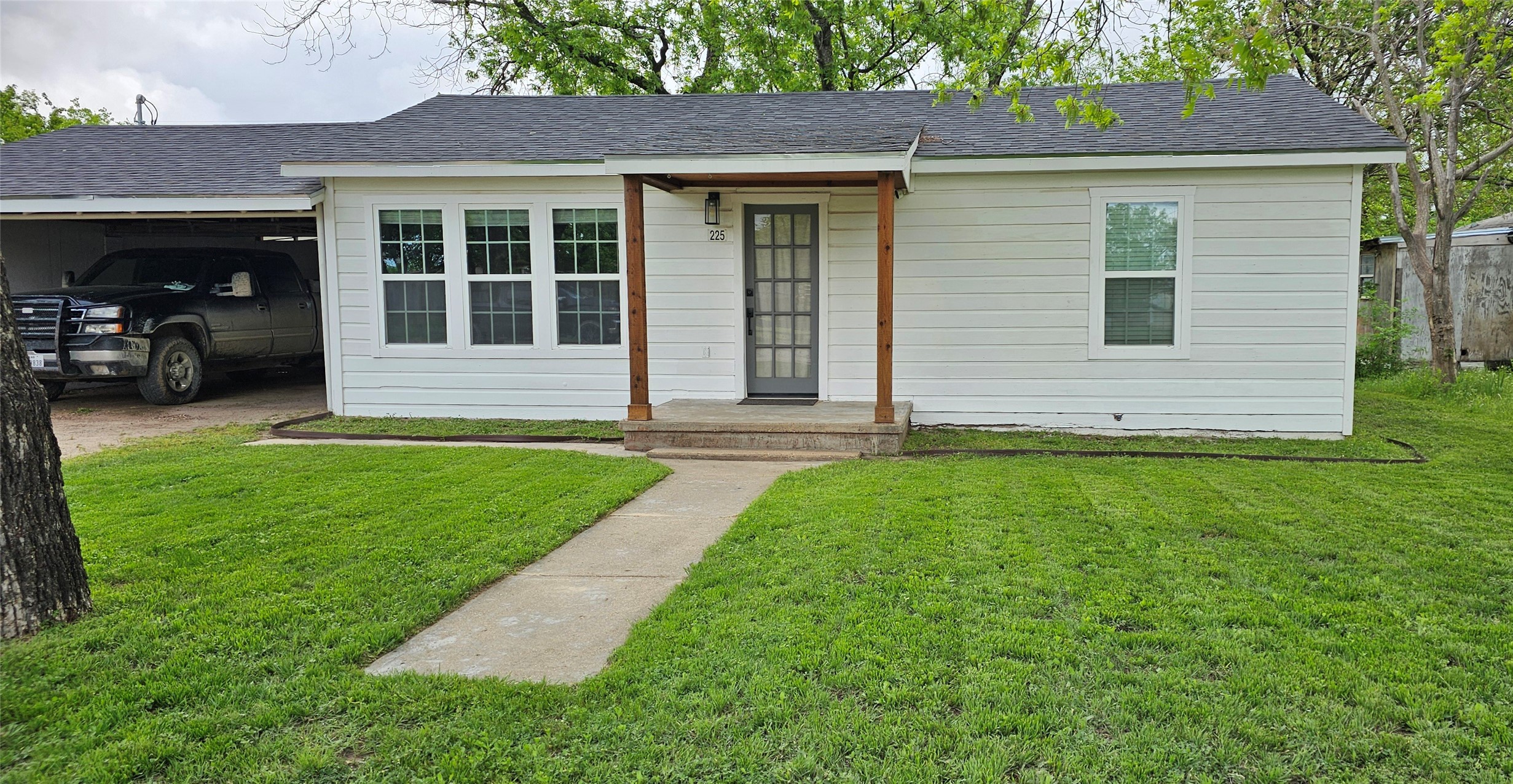 225 S Avenue D Cross Plains TX 76443