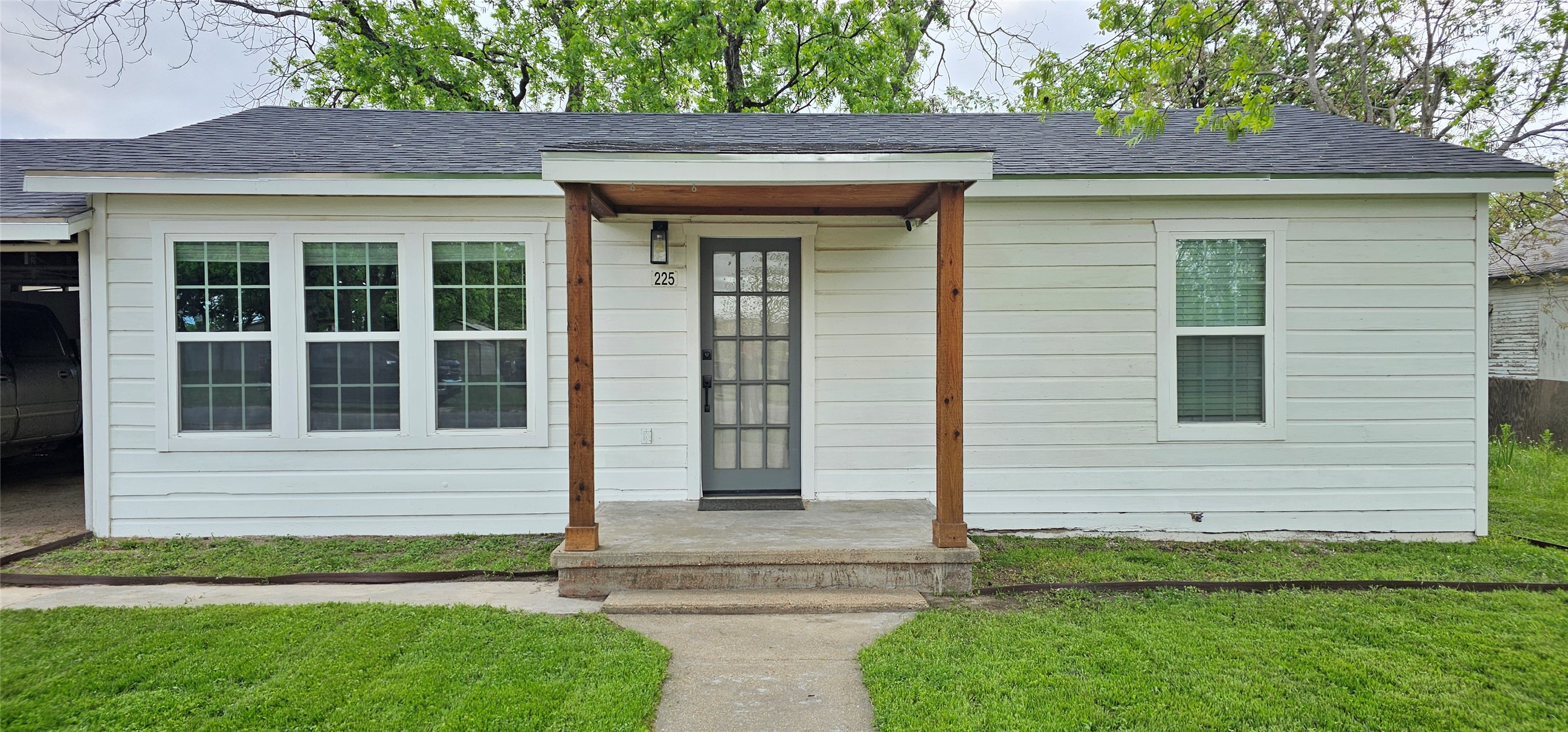 225 S Avenue D Cross Plains TX 76443