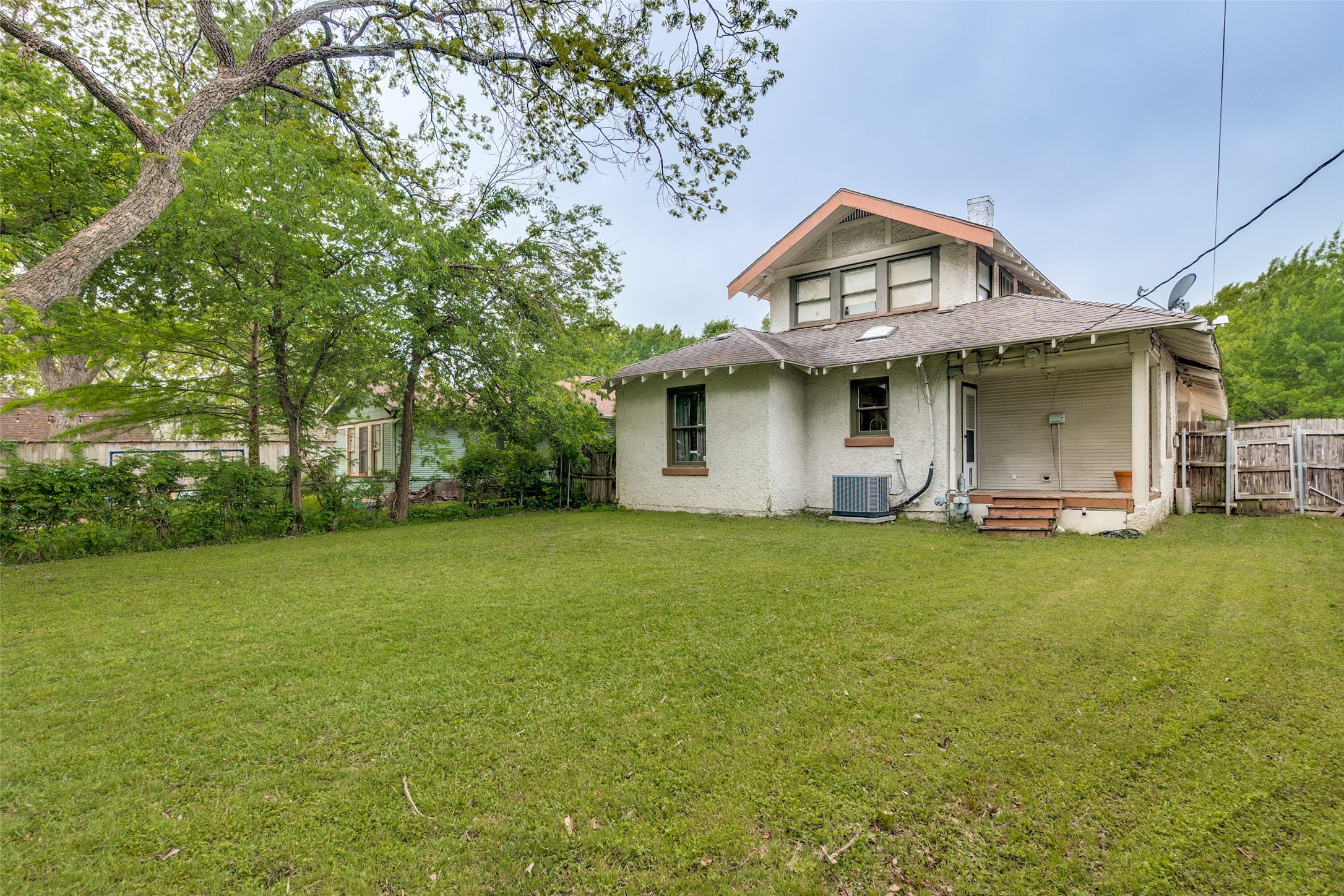 218 N Rosemont Avenue Dallas TX 75208