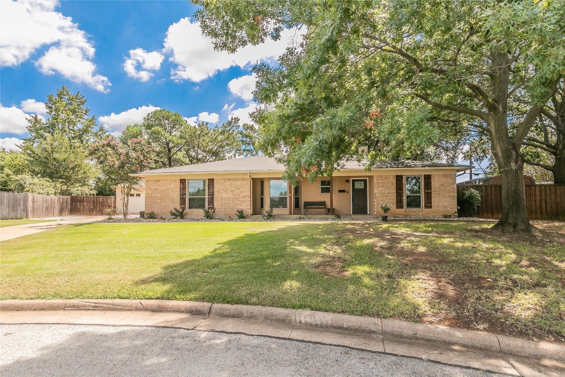 1604 Cindy Court Arlington TX 76012