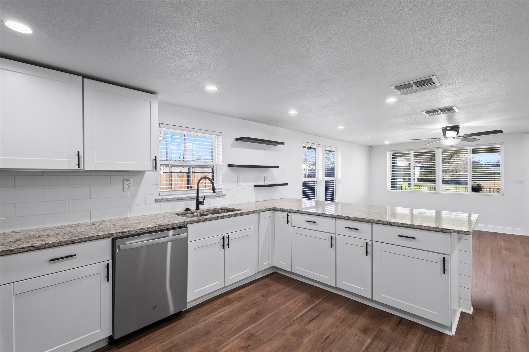 1700 S Edgewood Terrace Fort Worth TX 76105