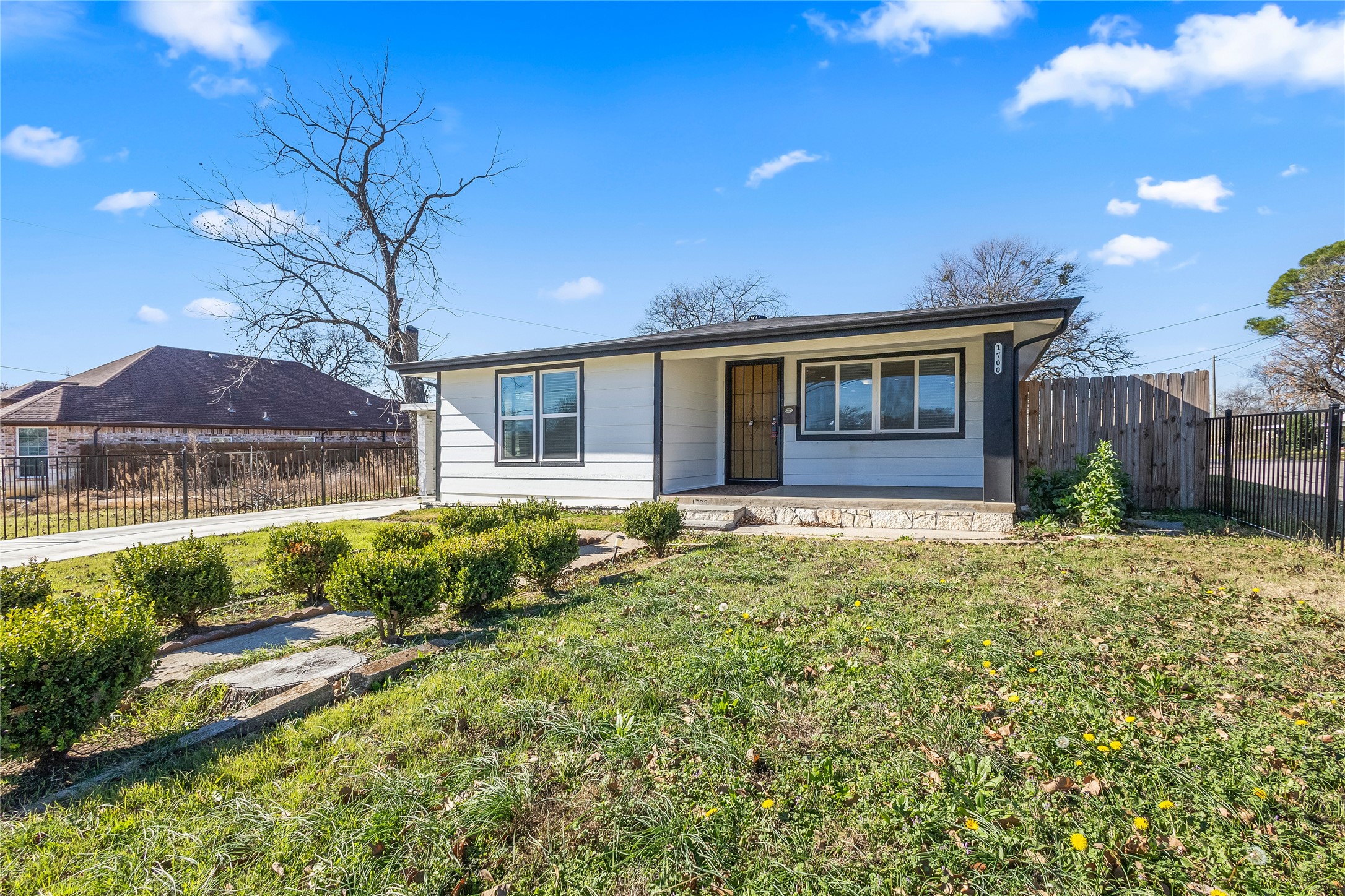 1700 S Edgewood Terrace Fort Worth TX 76105