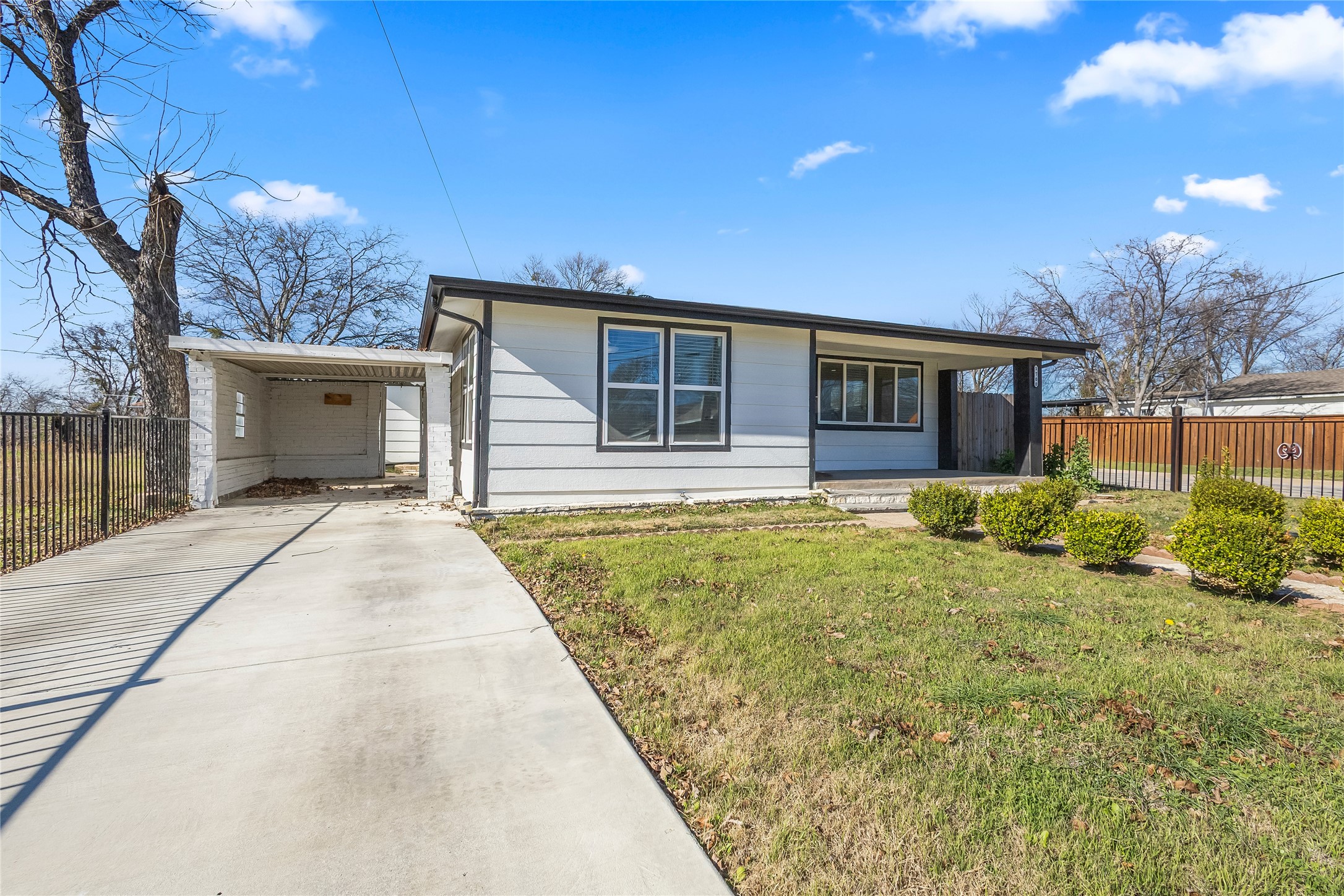 1700 S Edgewood Terrace Fort Worth TX 76105