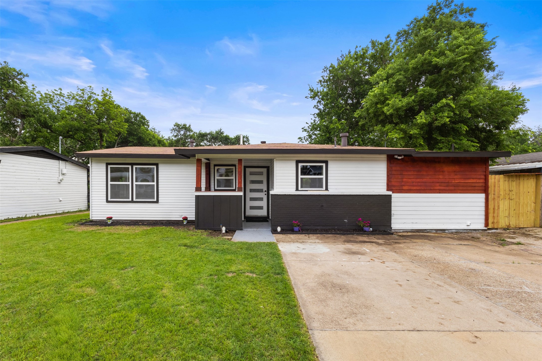 2006 Ridgeway Street Arlington TX 76010