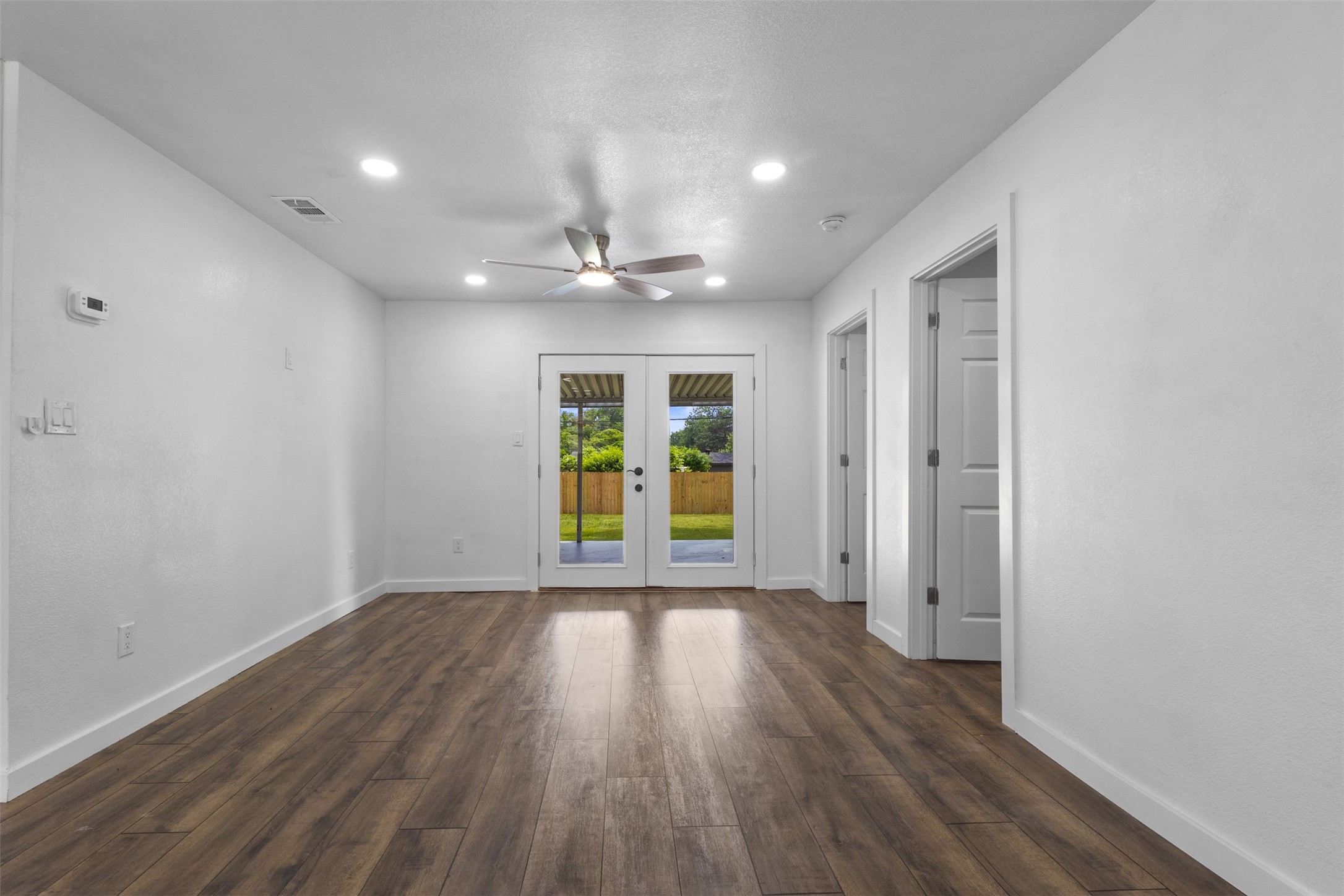 2006 Ridgeway Street Arlington TX 76010