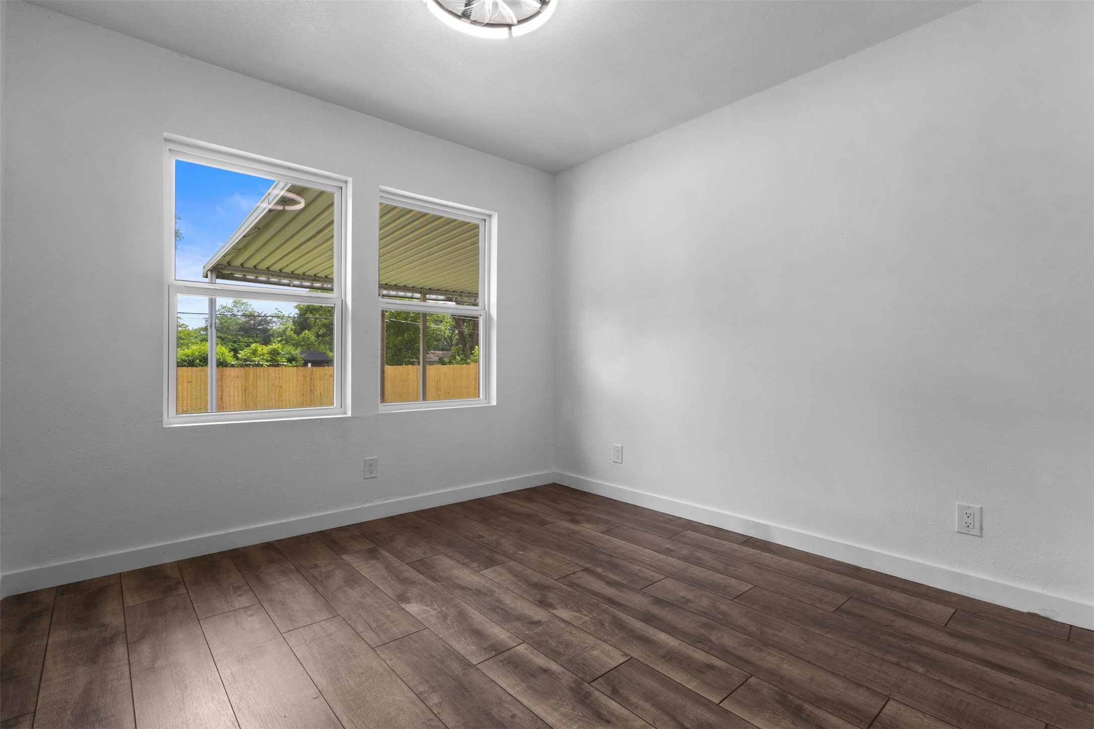2006 Ridgeway Street Arlington TX 76010