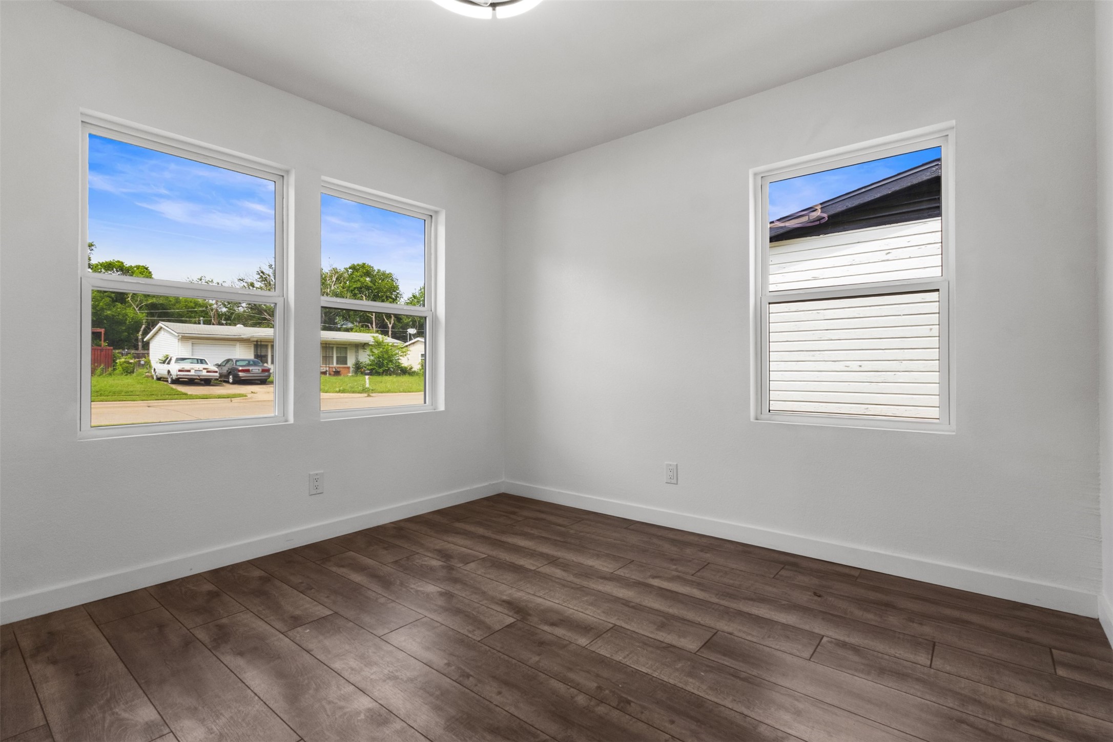 2006 Ridgeway Street Arlington TX 76010