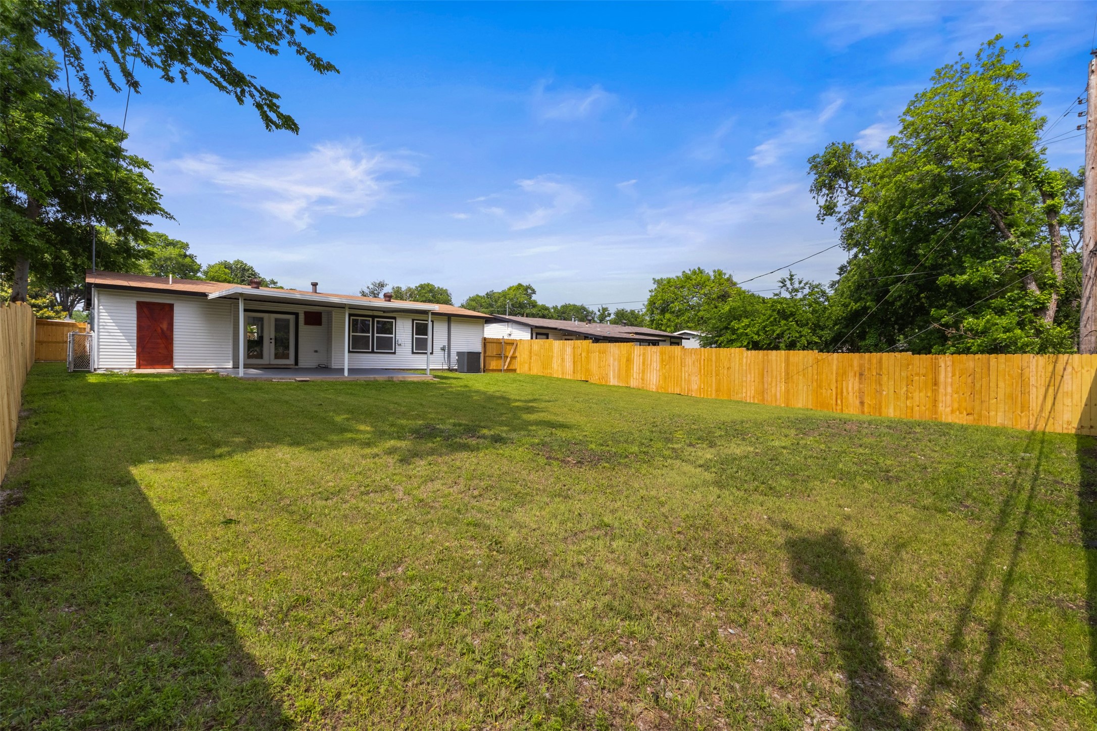 2006 Ridgeway Street Arlington TX 76010