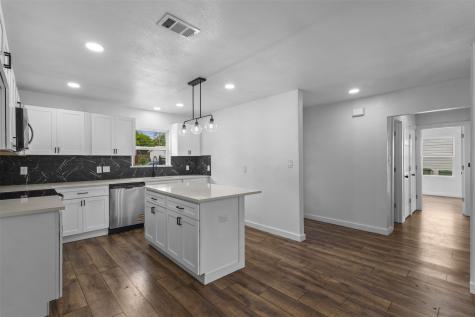 2006 Ridgeway Street Arlington TX 76010