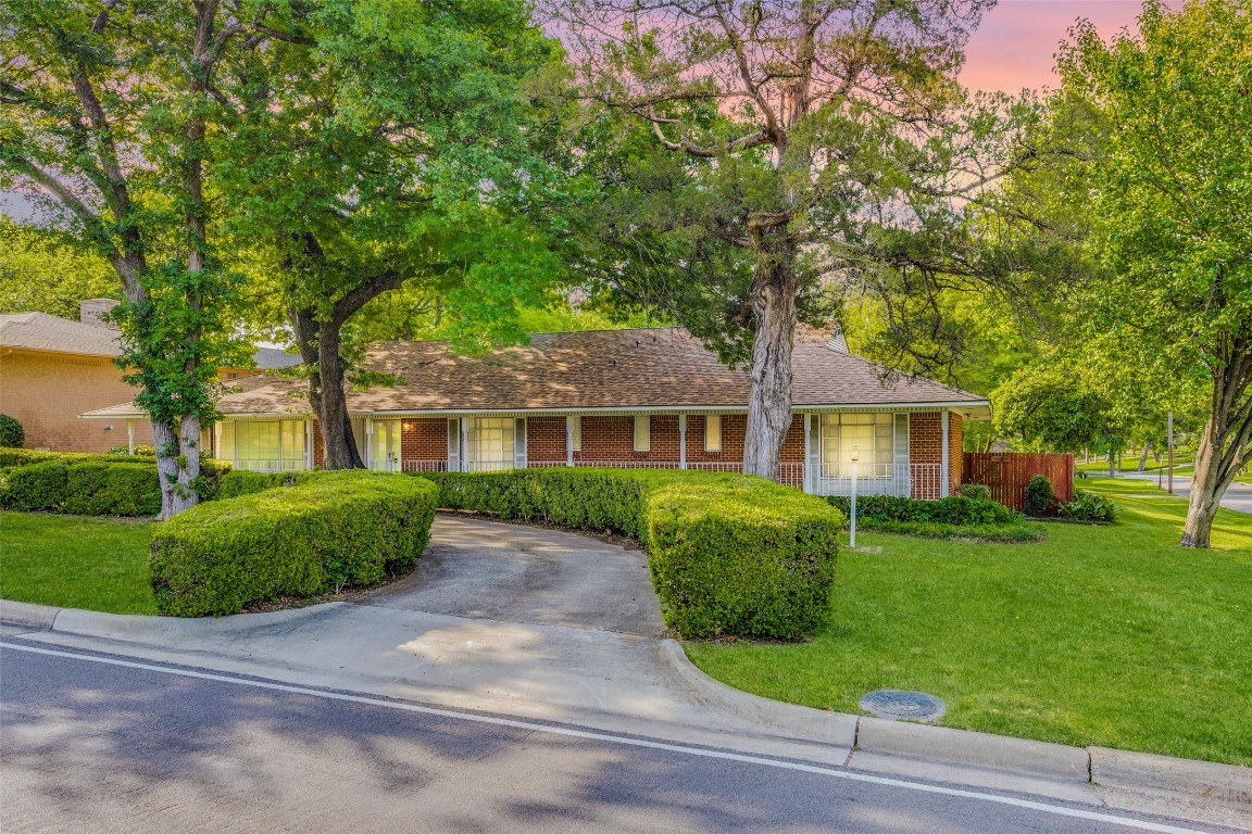 1748 W Red Bird Lane Dallas TX 75232