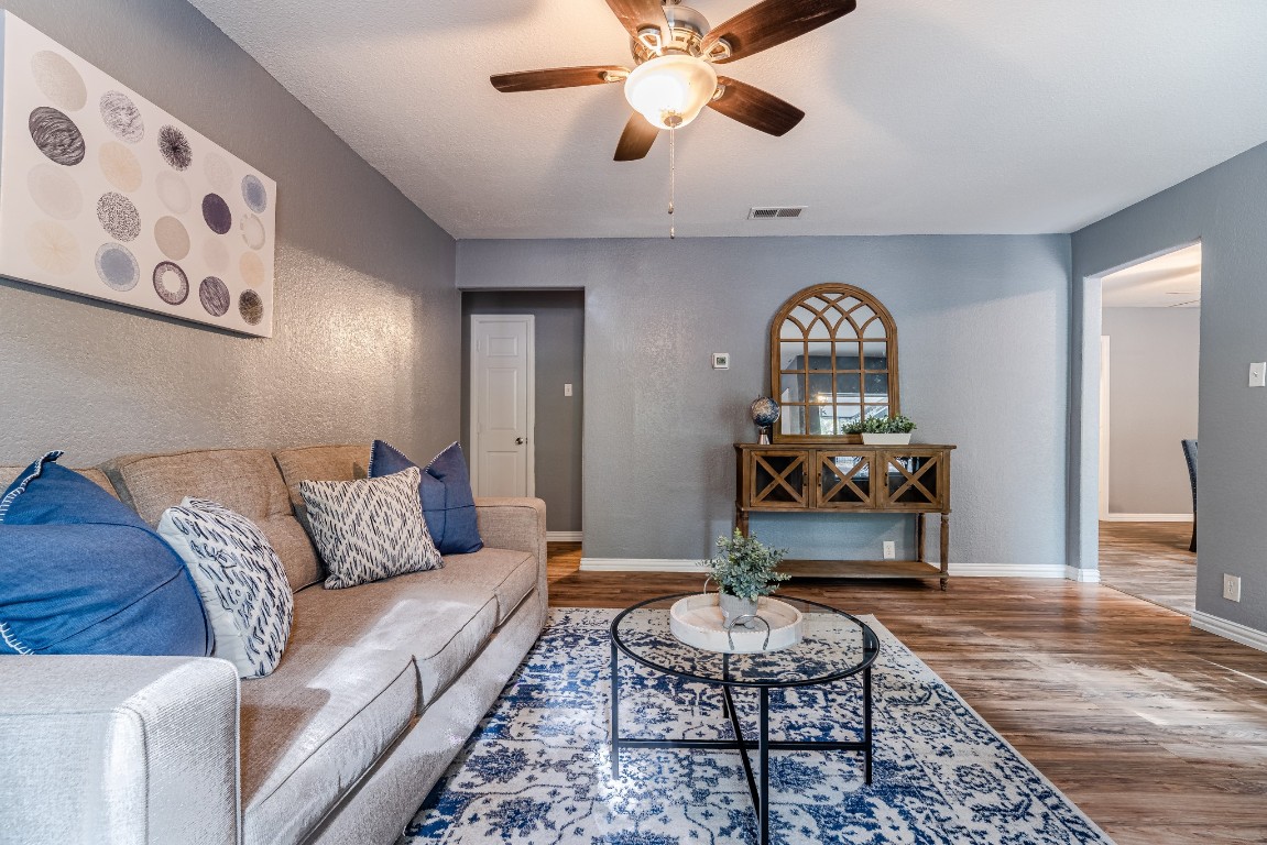 2723 Kinman Street Haltom City TX 76117