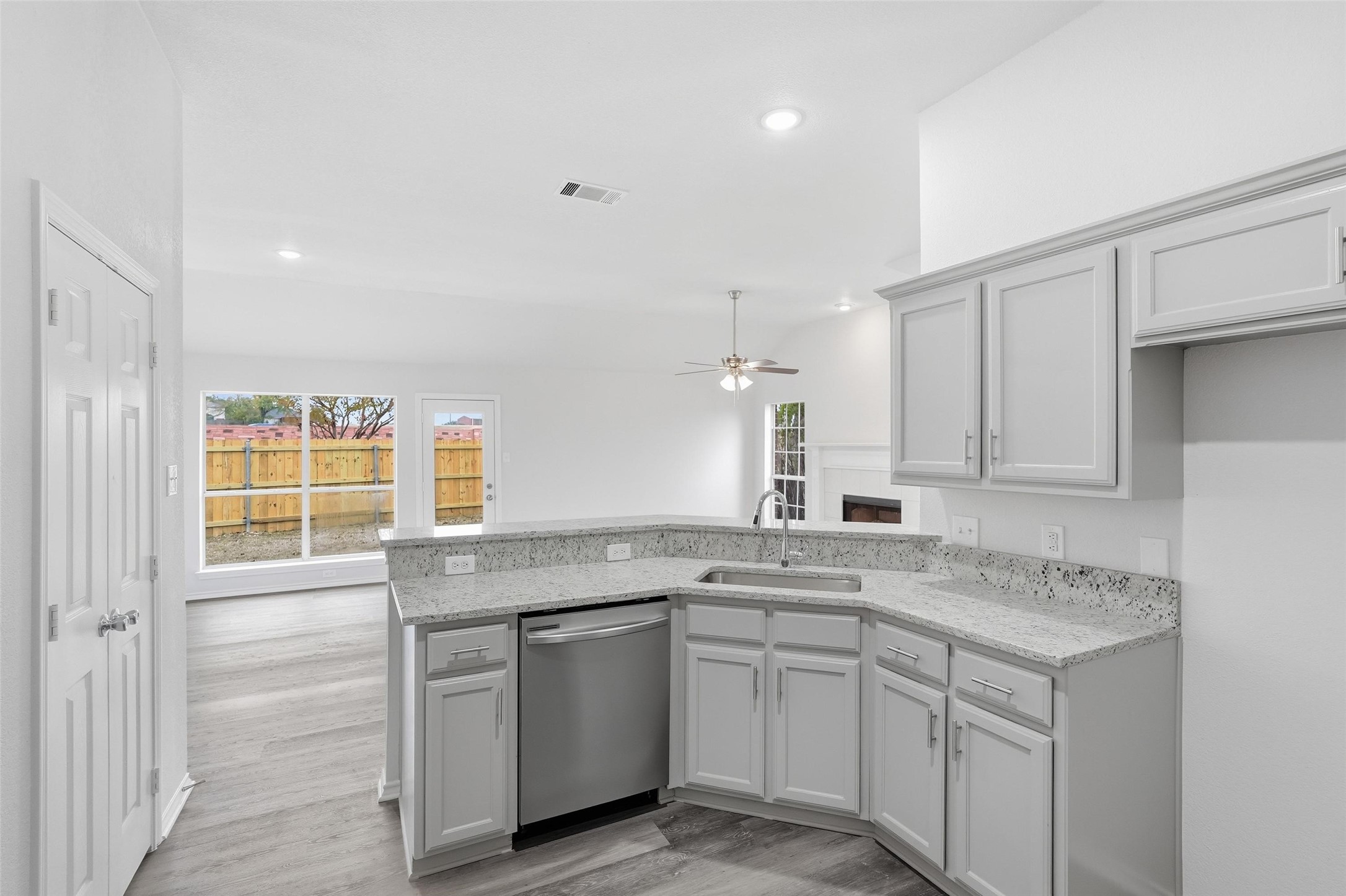 1050 Kim Lane Mesquite TX 75149
