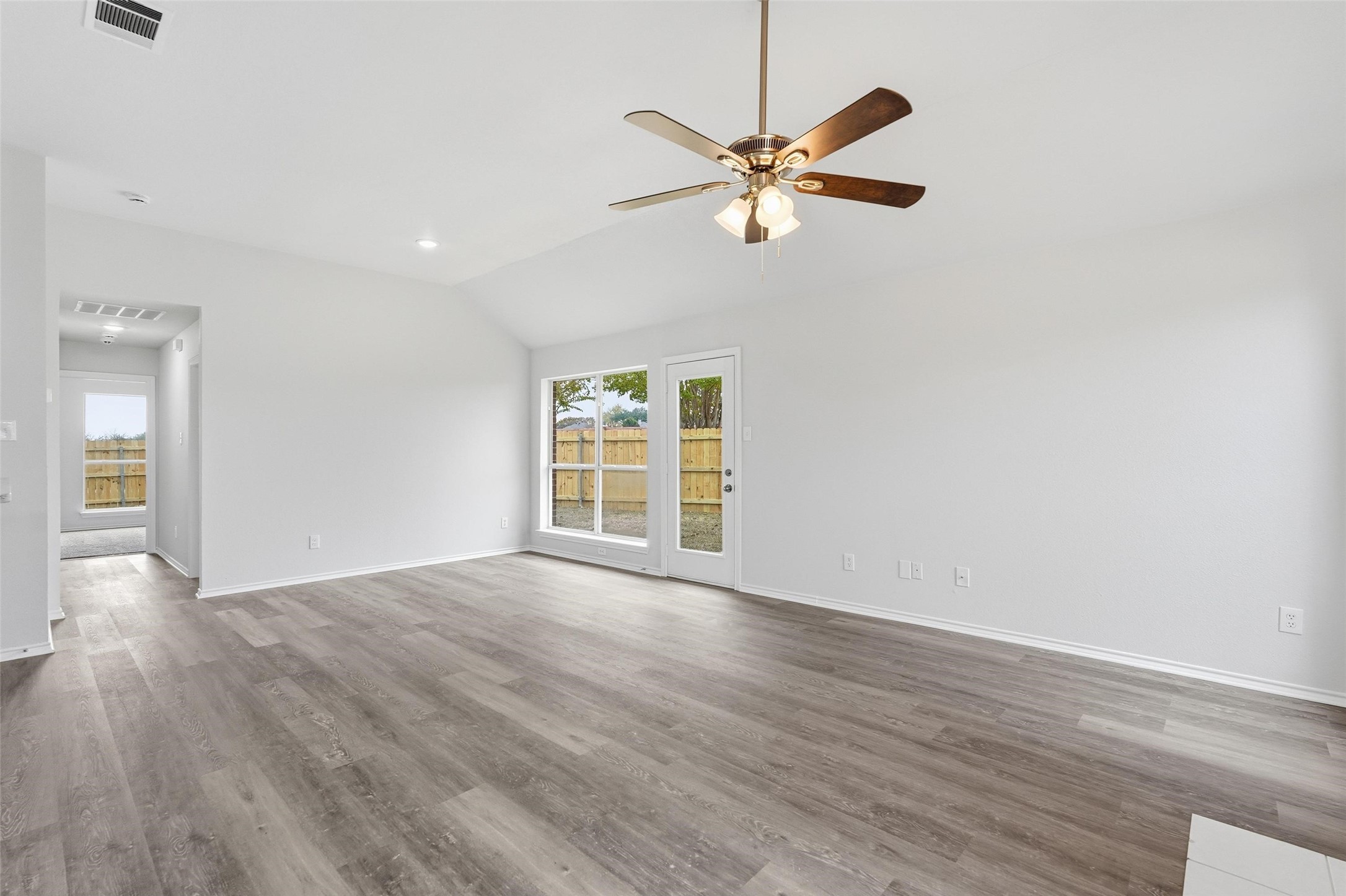 1050 Kim Lane Mesquite TX 75149