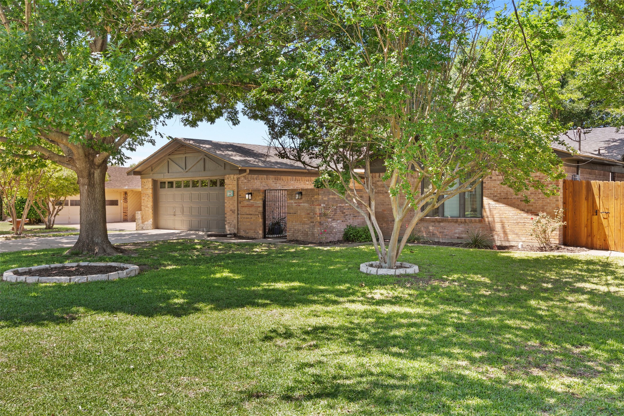 708 Tahiti Drive Granbury TX 76048