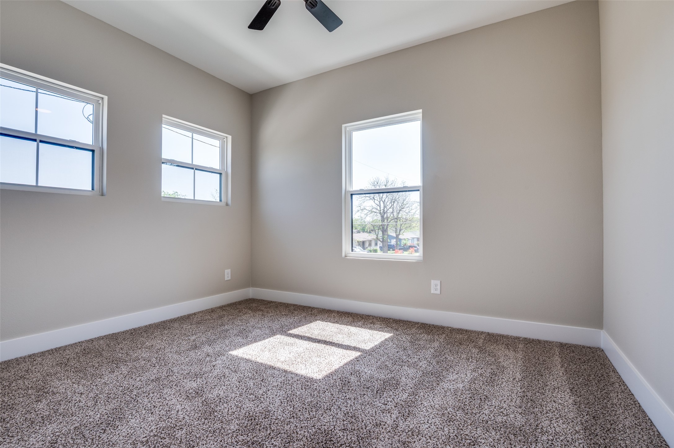 708 Perry Avenue Waxahachie TX 75165