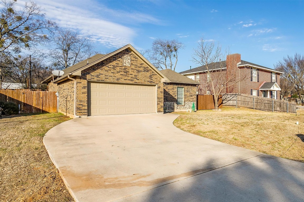 302 W Broadway Street Kennedale TX 76060