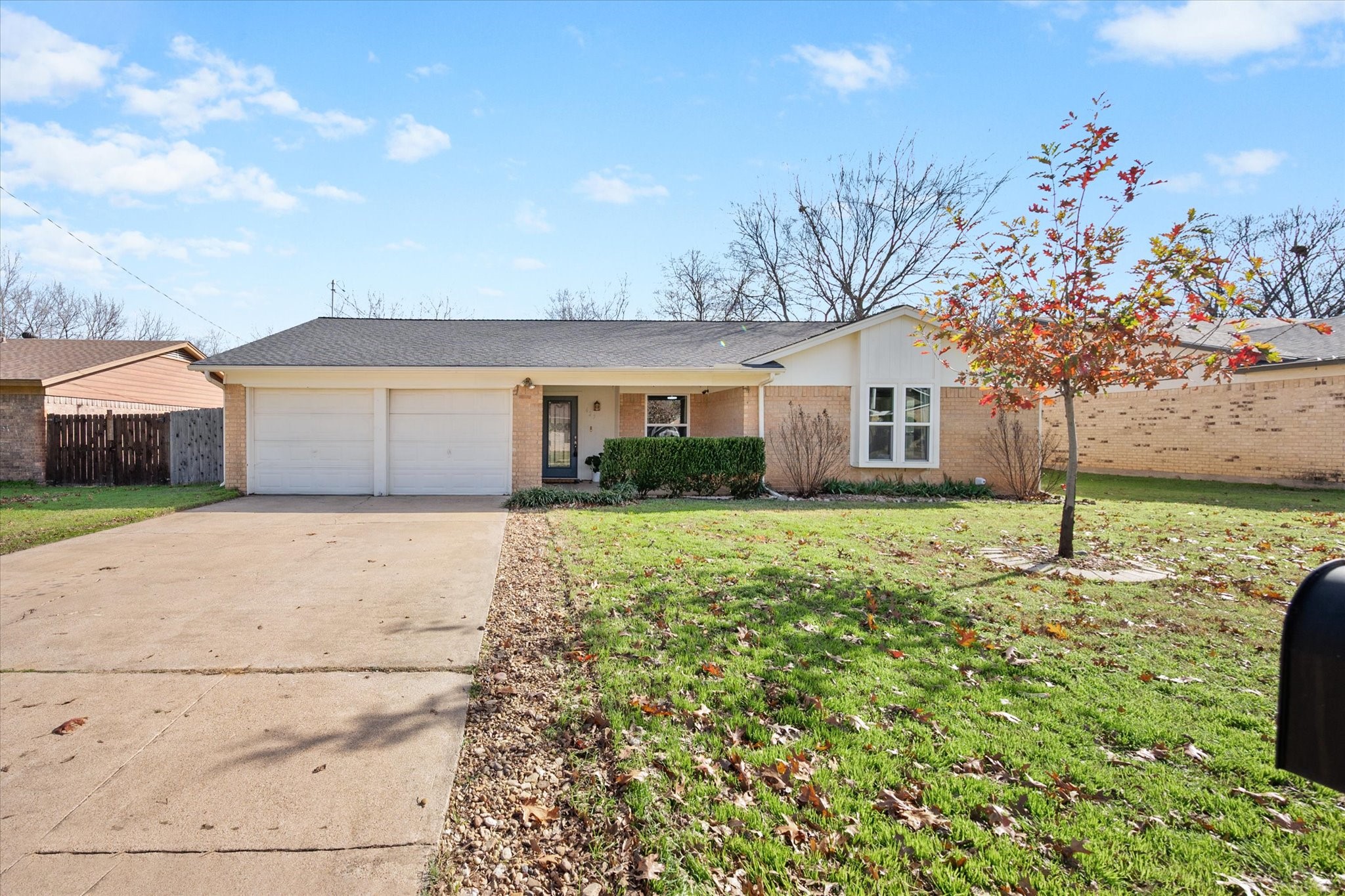627 Pleasant Manor Avenue Burleson TX 76028