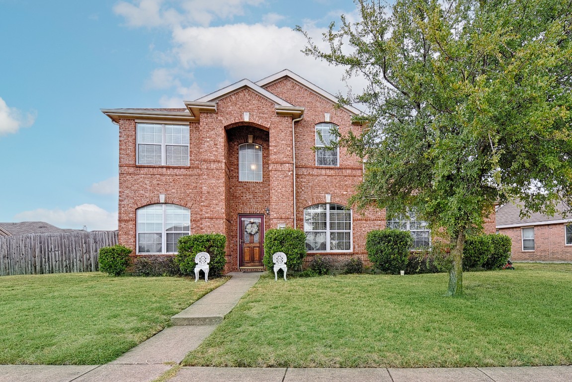 1613 Ambercrest Drive Lancaster TX 75146