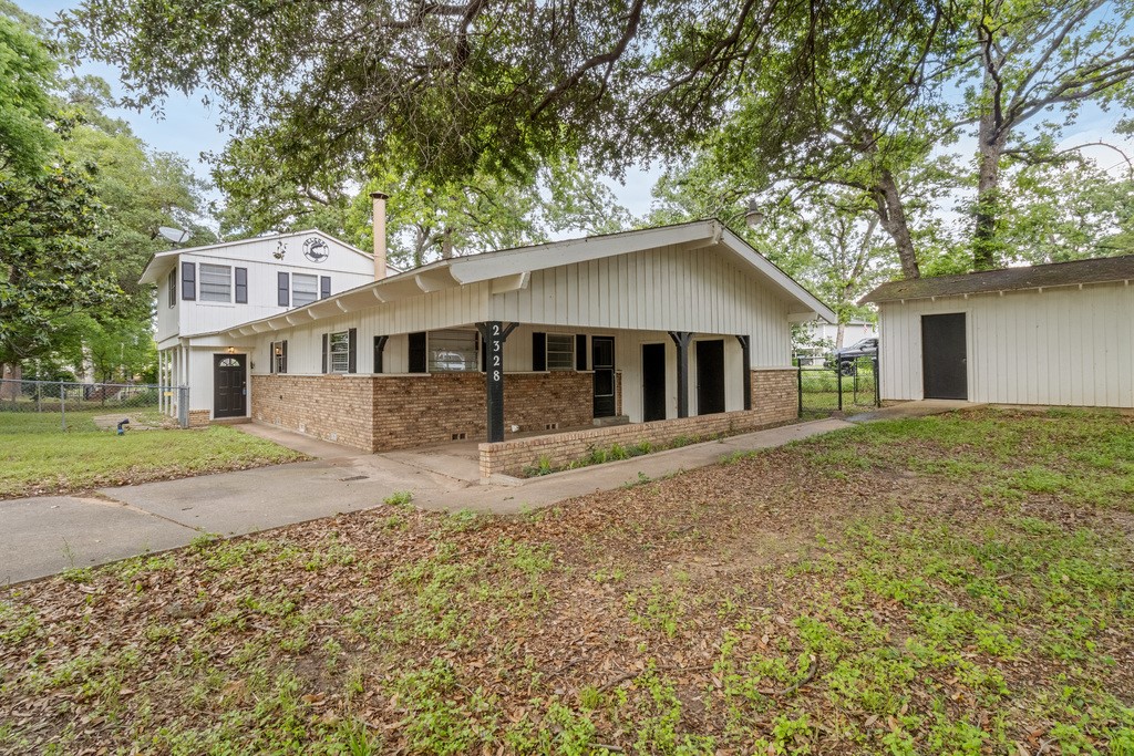 2328 Wildwood Way Tool TX 75143
