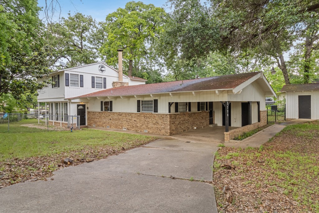 2328 Wildwood Way Tool TX 75143