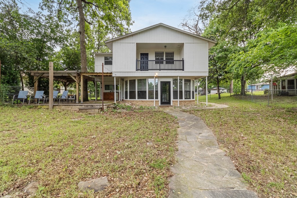 2328 Wildwood Way Tool TX 75143