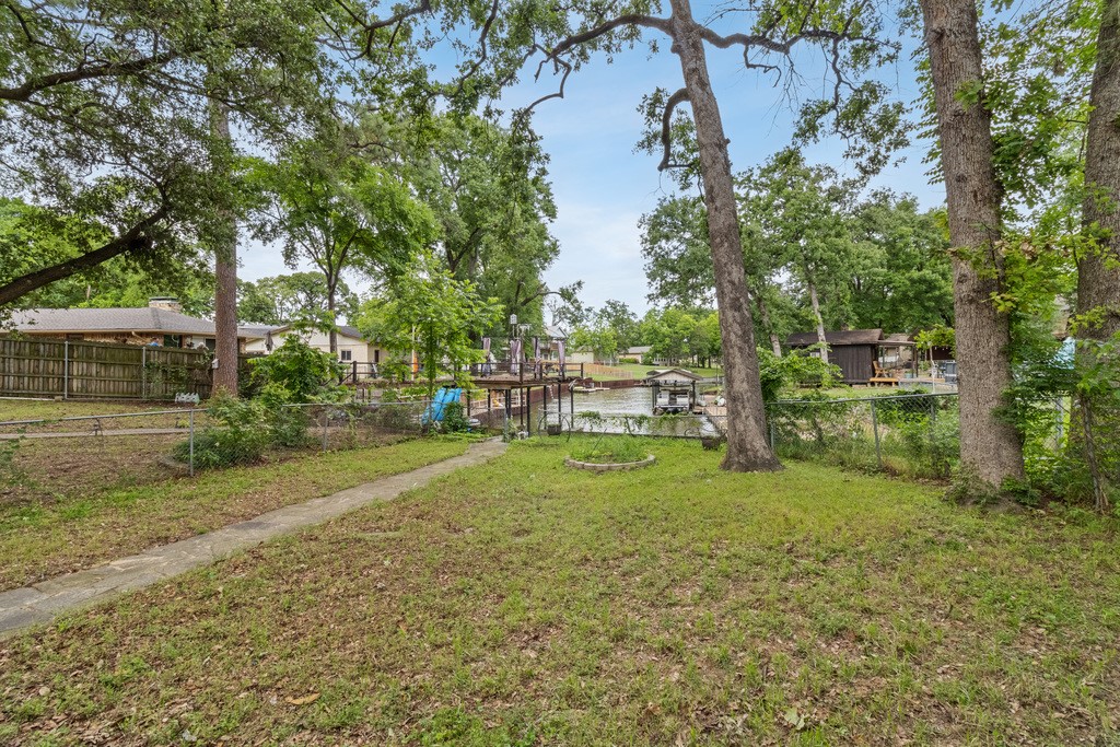 2328 Wildwood Way Tool TX 75143