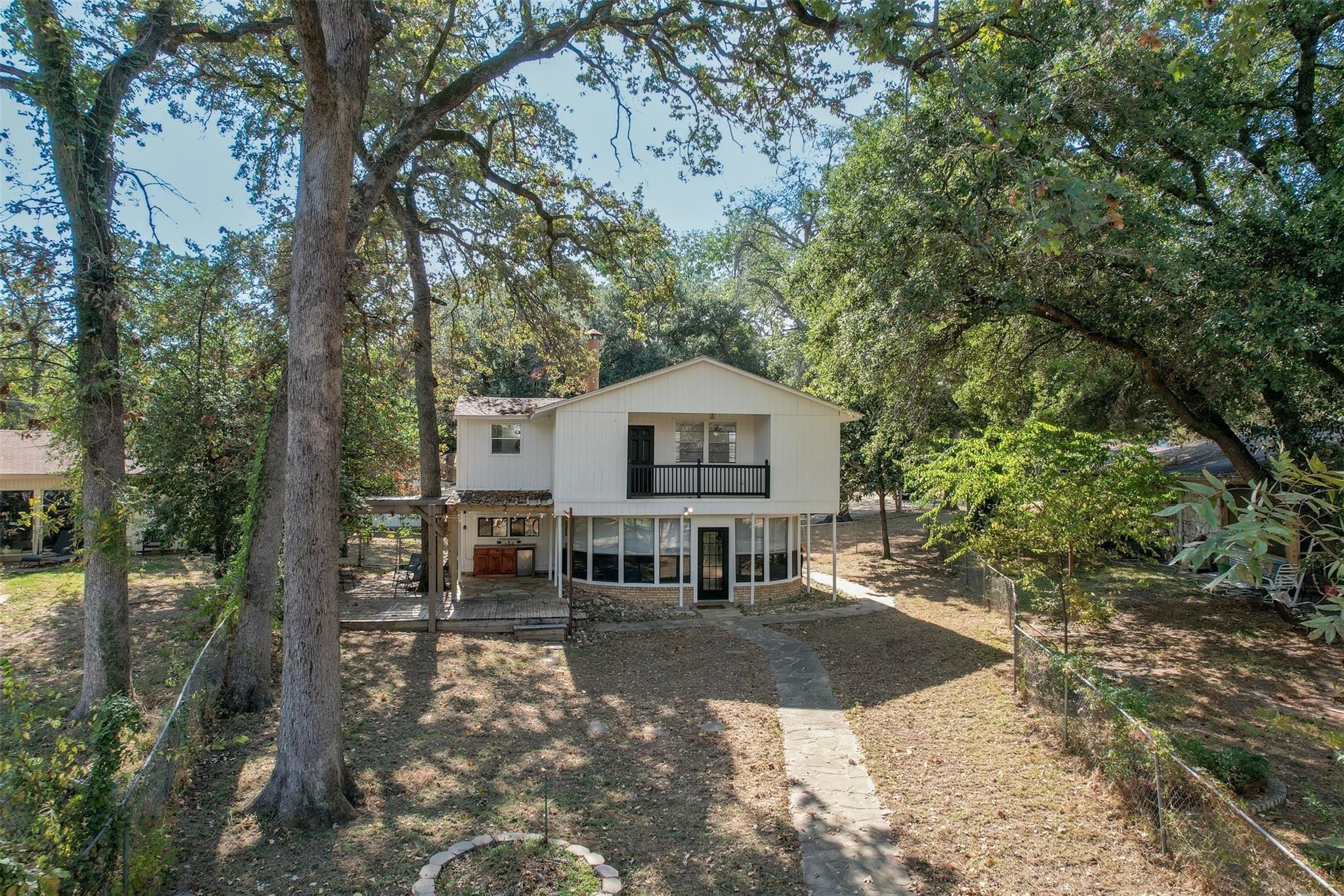 2328 Wildwood Way Tool TX 75143